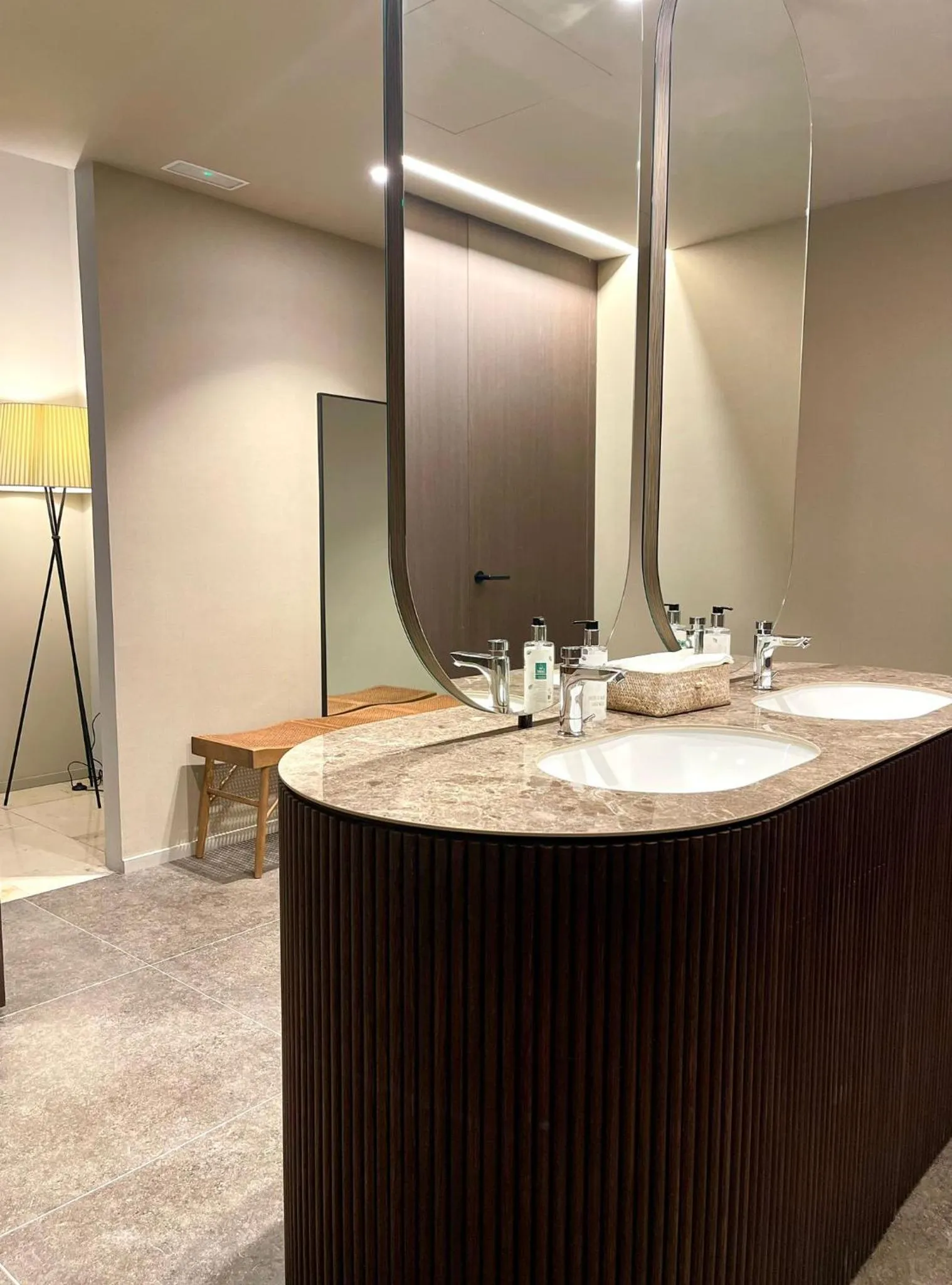 Restaurant/places to eat in Best Western Premier CMC Girona