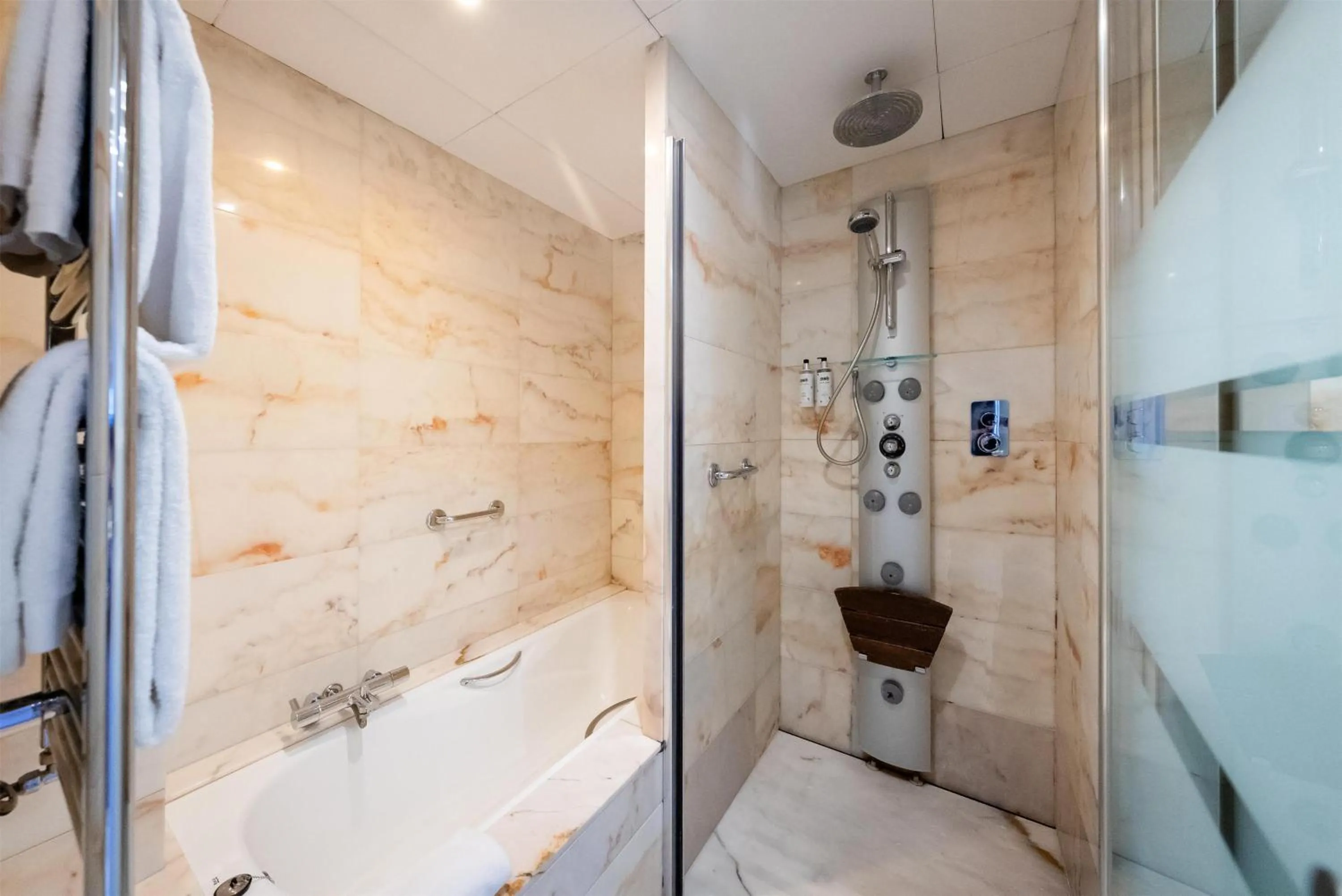 Bathroom in Best Western Premier CMC Girona