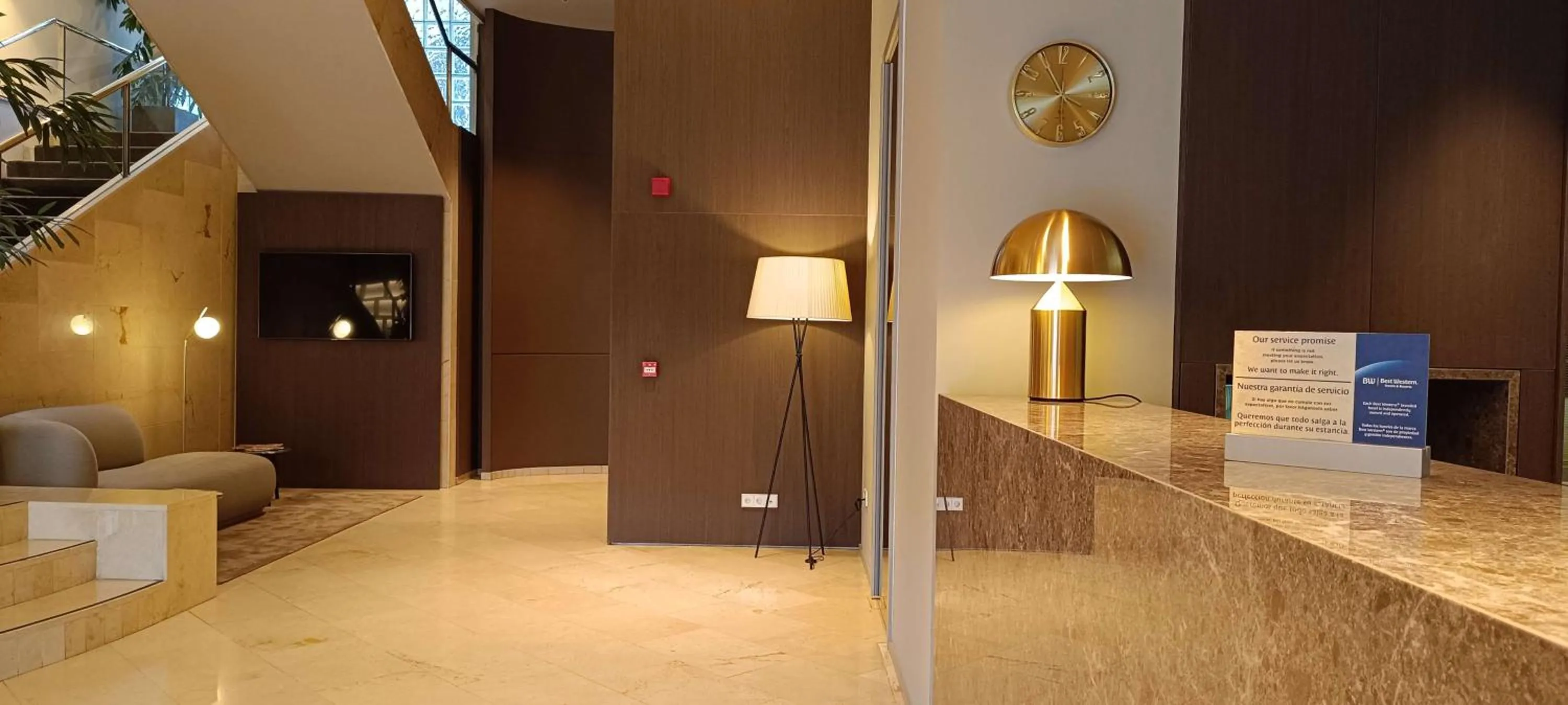 Lobby or reception in Best Western Premier CMC Girona