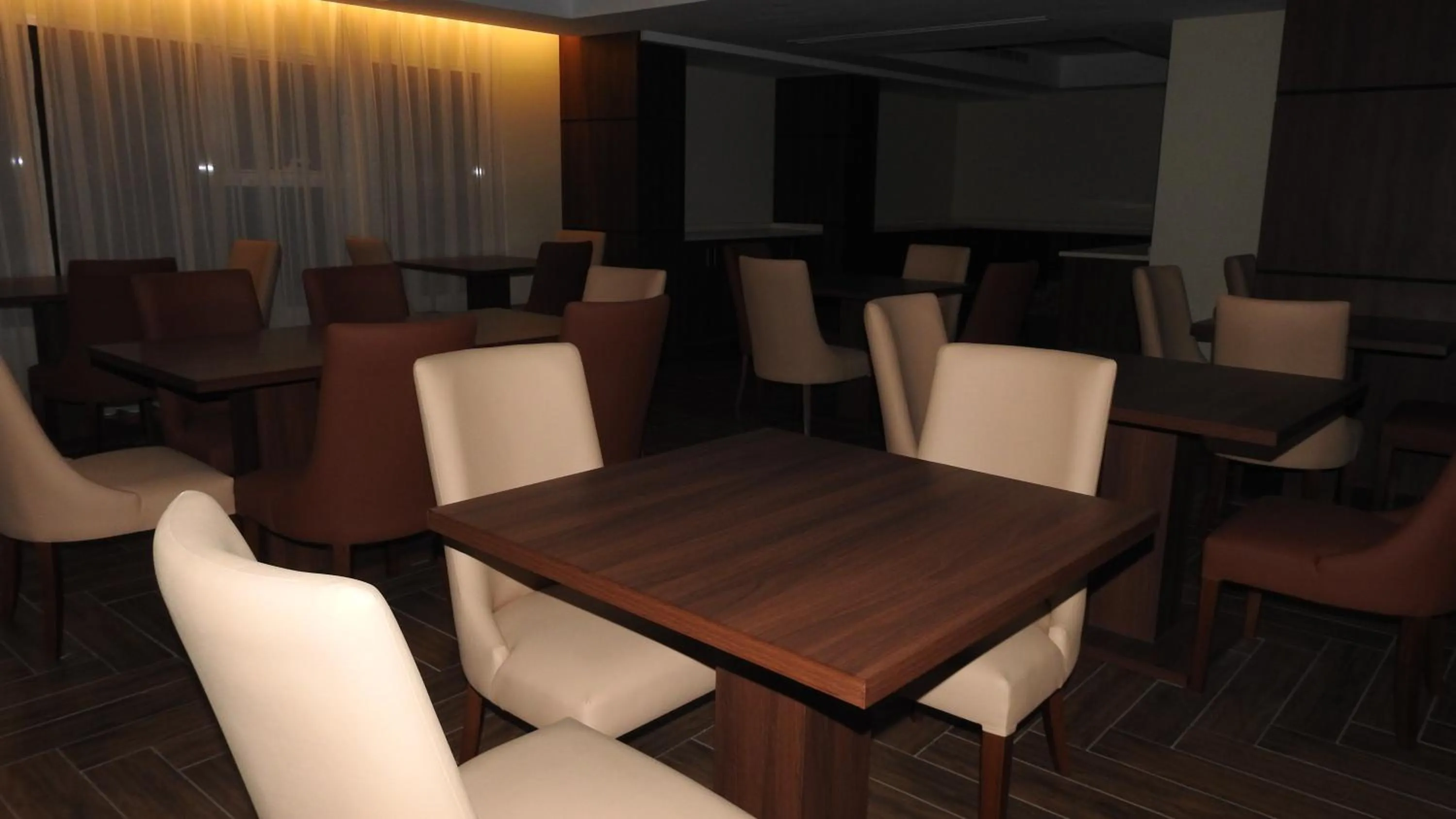Restaurant/places to eat in Level Nine Hotel