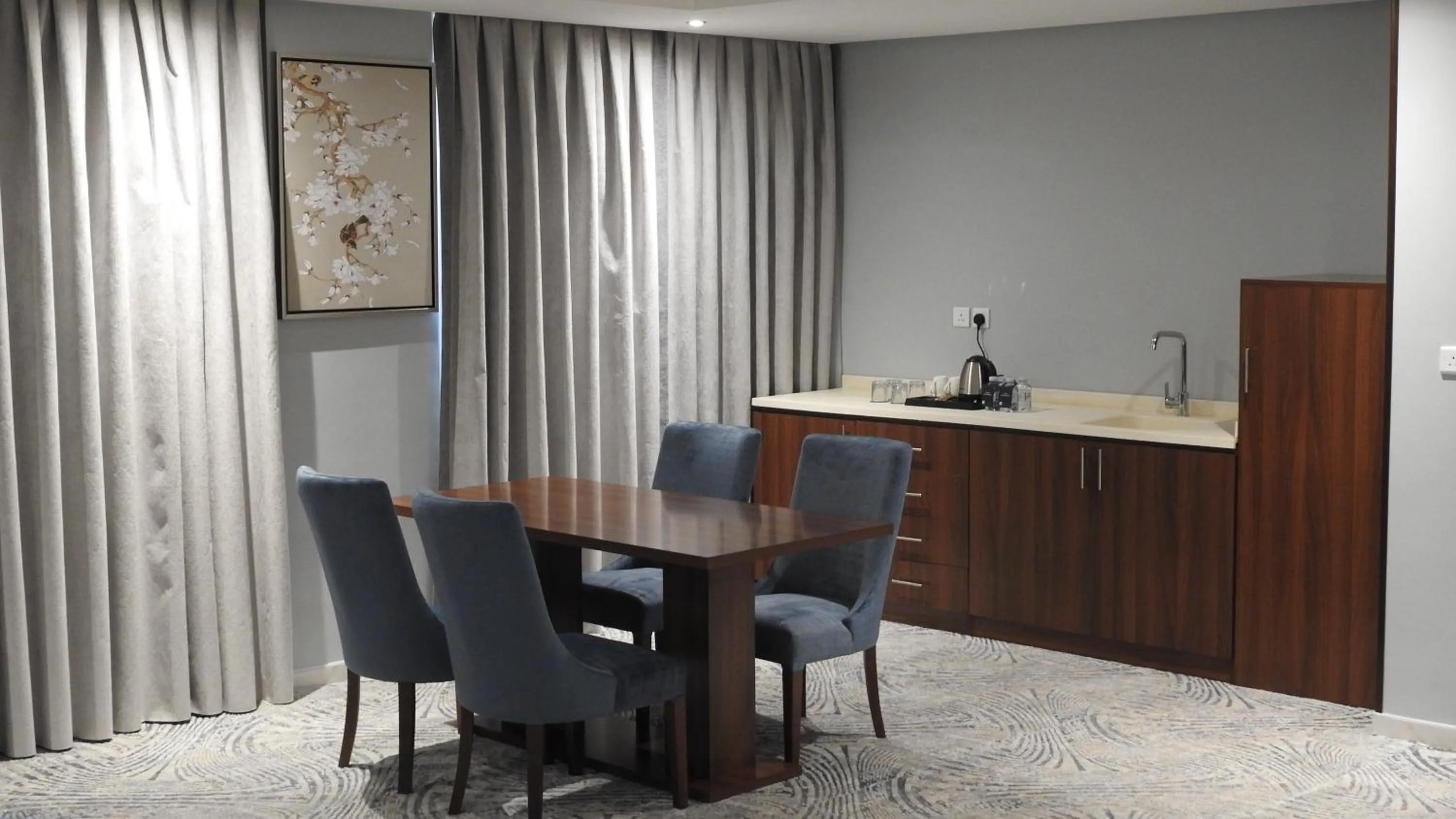Coffee/tea facilities in Level Nine Hotel