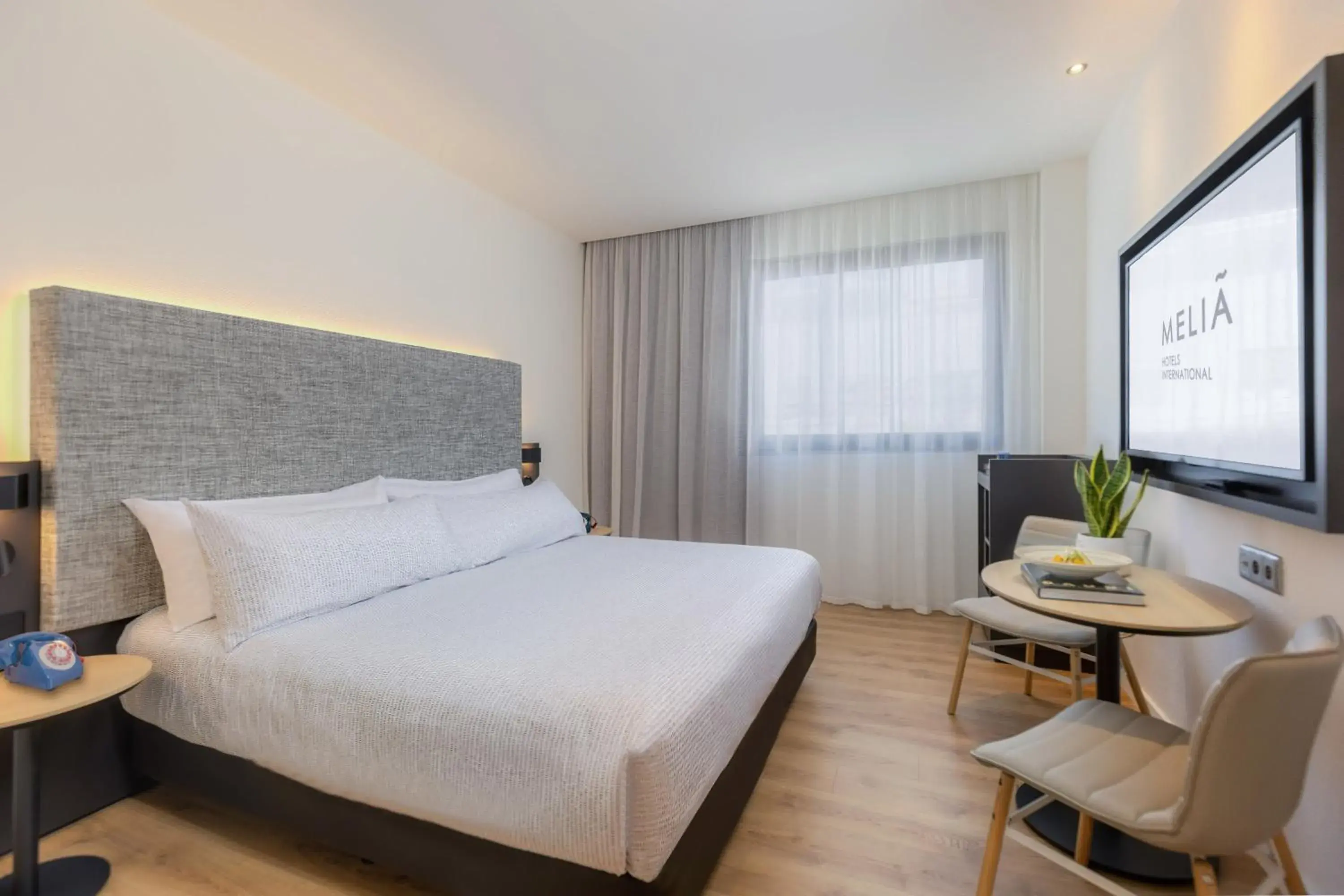 Innside Room Pool View in INNSiDE by Melia Valencia Oceanic Innside Room Pool View in INNSiDE by Melia Valencia Oceanic