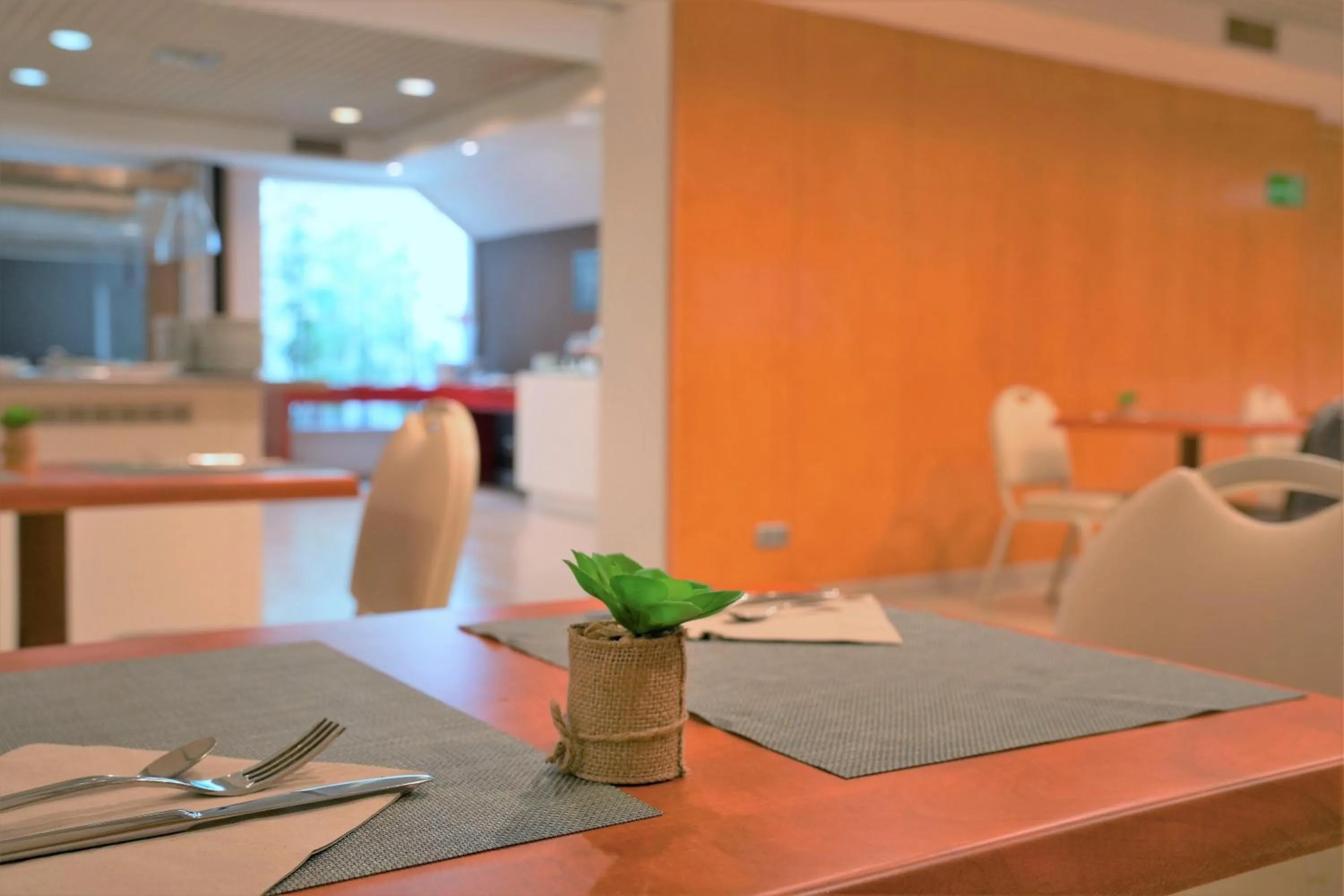 Restaurant/places to eat in Port Azafata Valencia