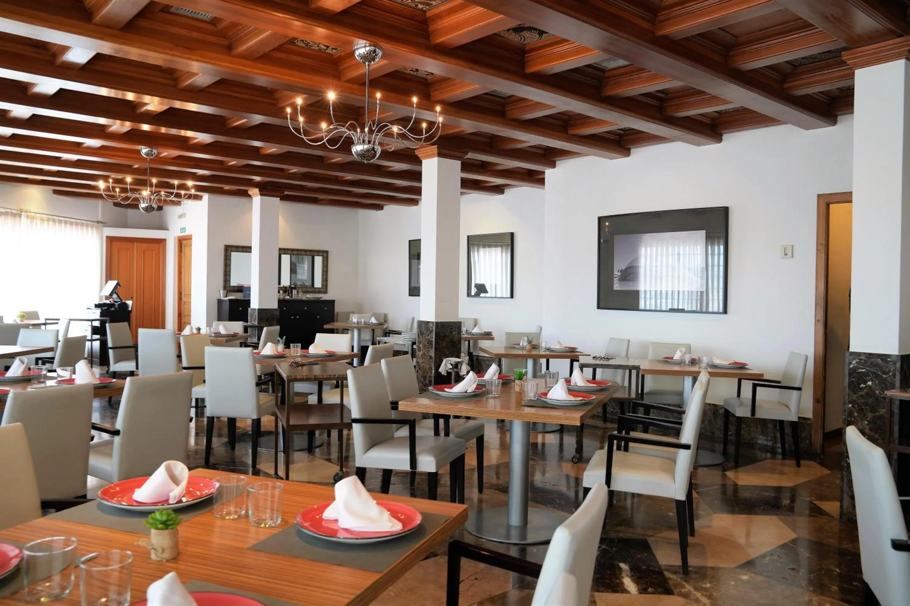 Restaurant/places to eat in Port Azafata Valencia