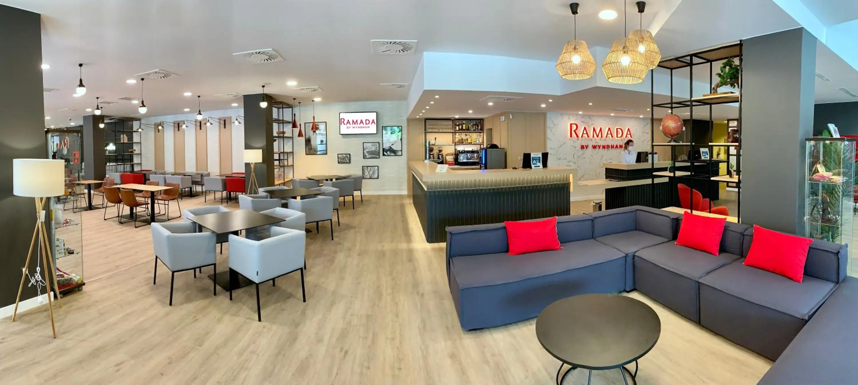 Restaurant/places to eat in Ramada by Wyndham Valencia Almussafes