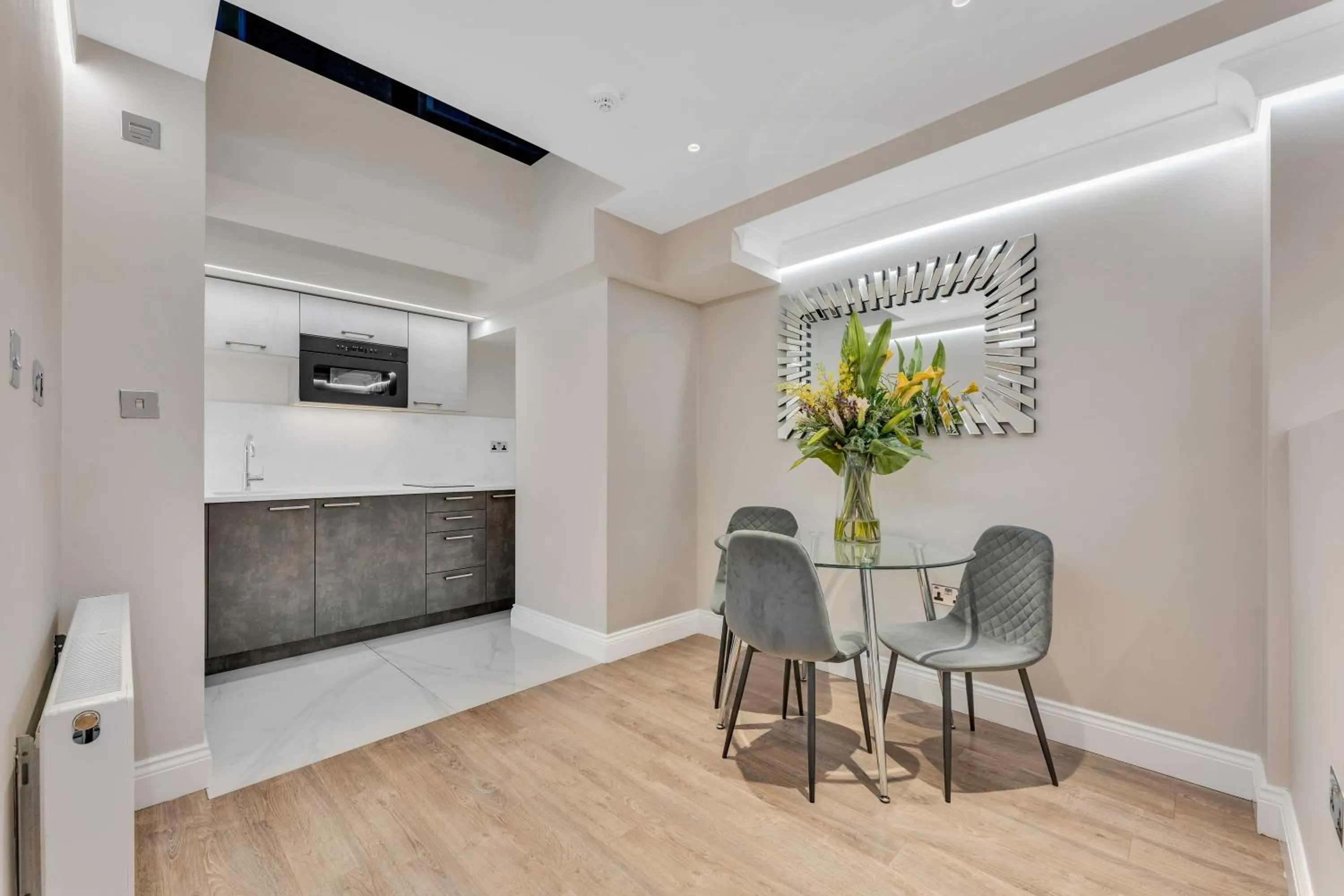 Kitchen or kitchenette in Cleveland Residences Farringdon