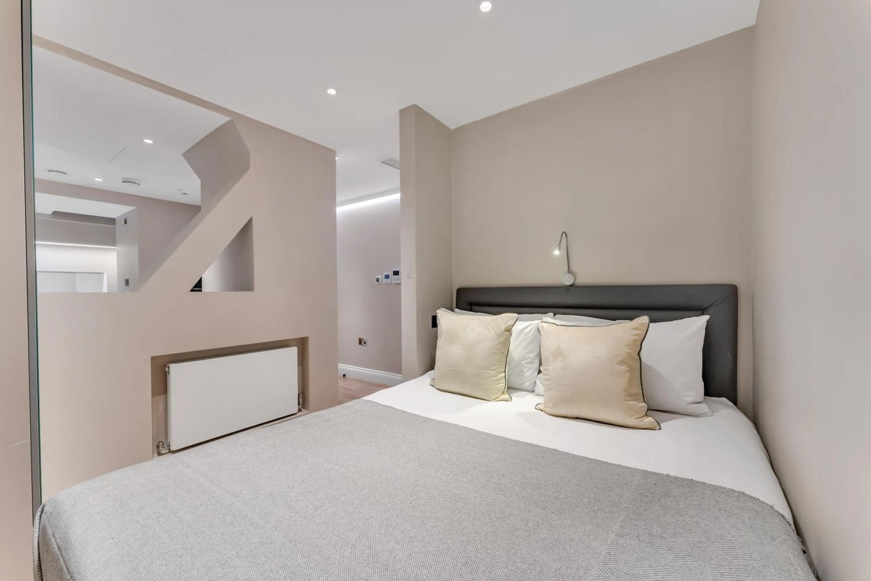 Bed in Cleveland Residences Farringdon