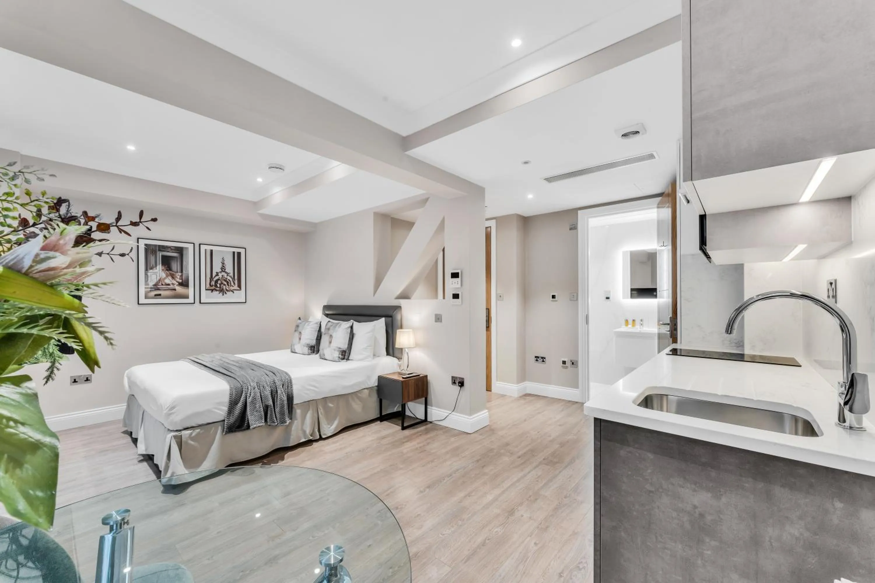 Bed in Cleveland Residences Farringdon