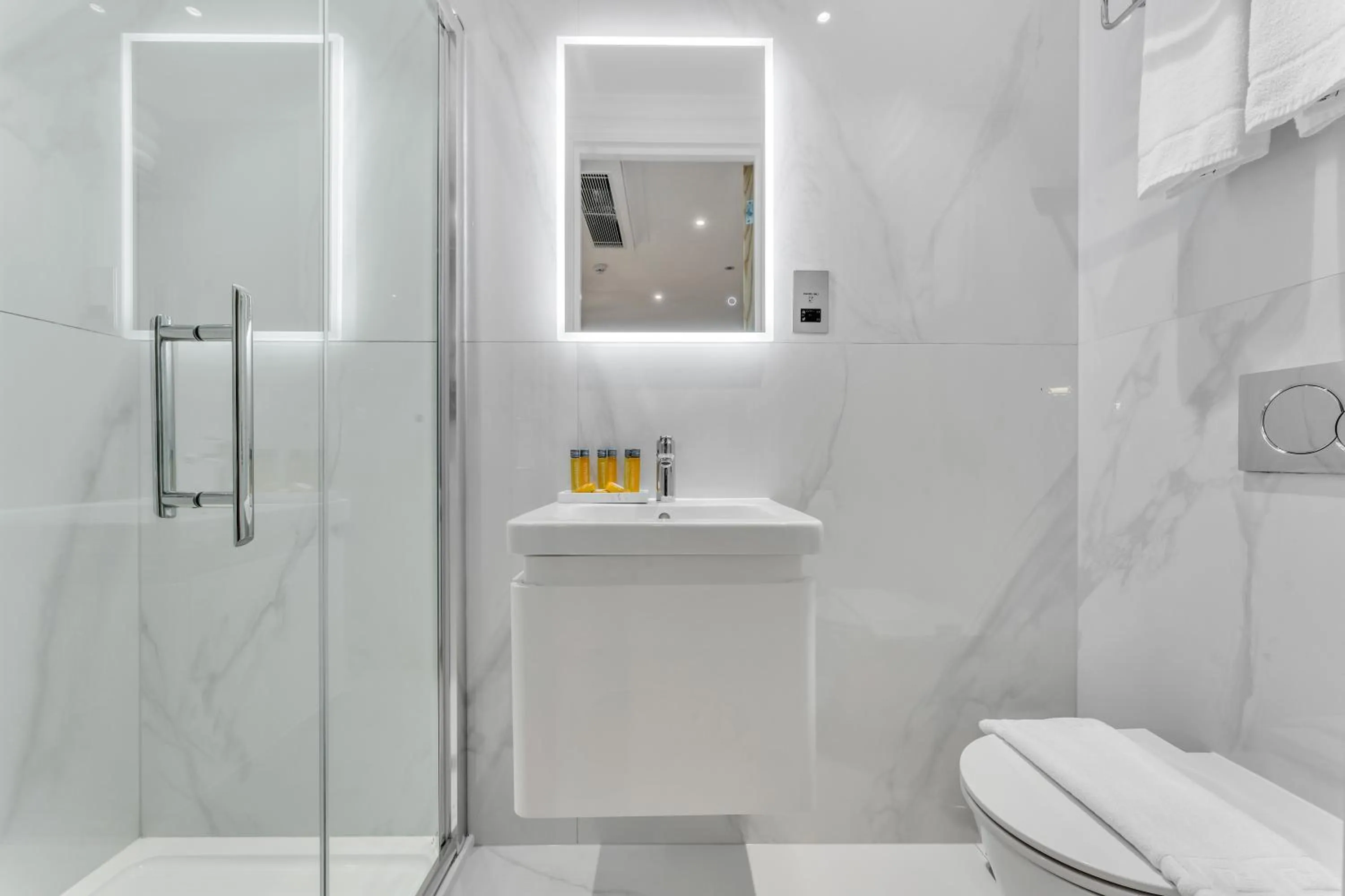 Bathroom in Cleveland Residences Farringdon