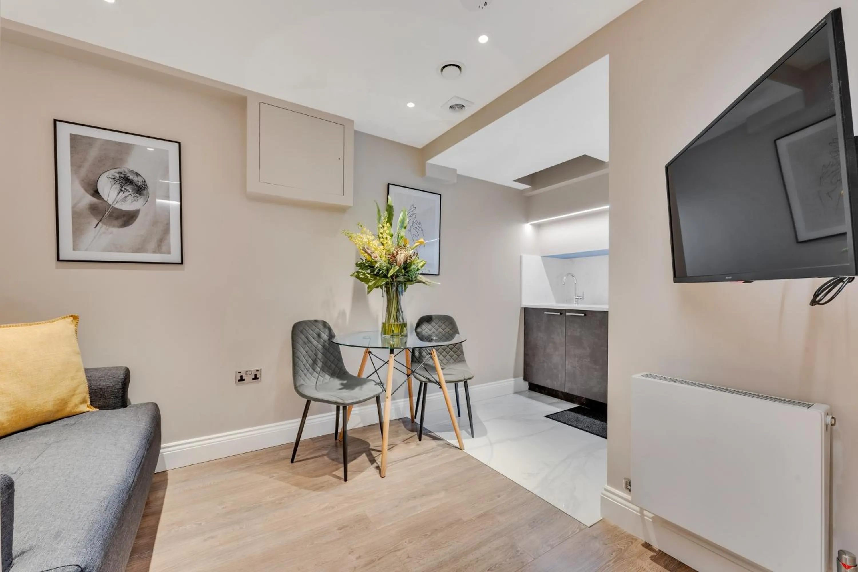 TV and multimedia in Cleveland Residences Farringdon