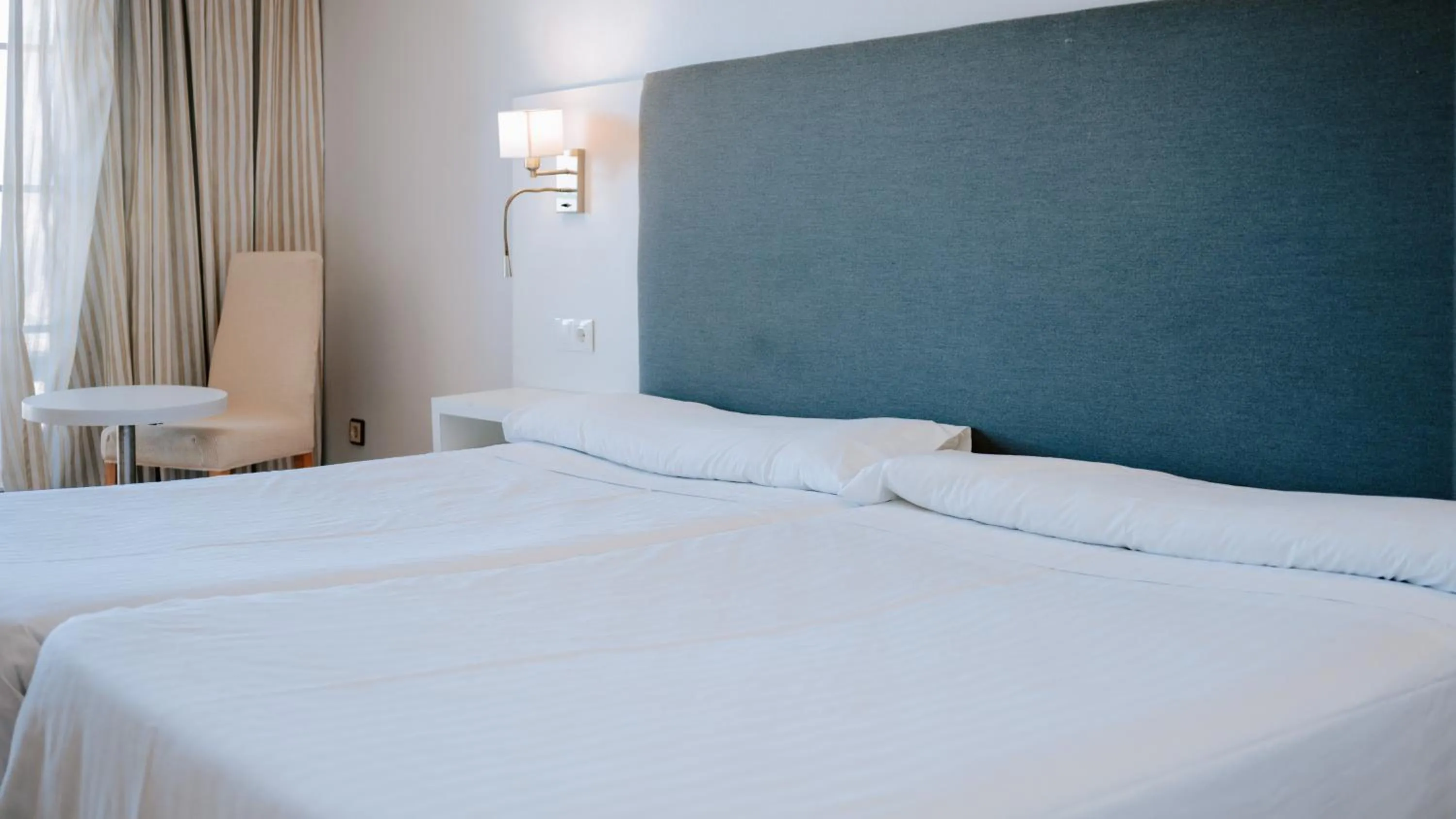 Bed in Hotel Bahia Sur