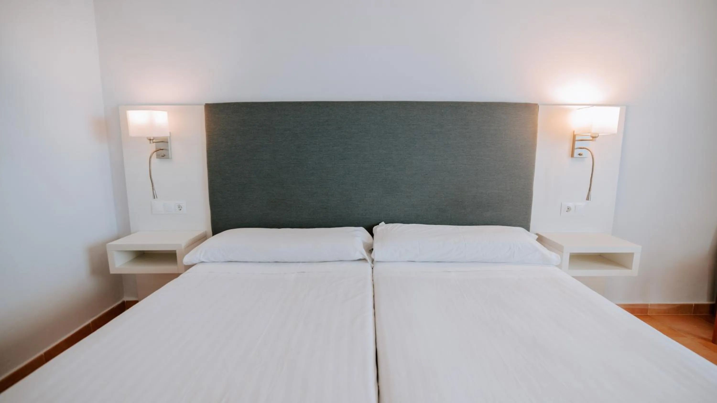 Bed in Hotel Bahia Sur