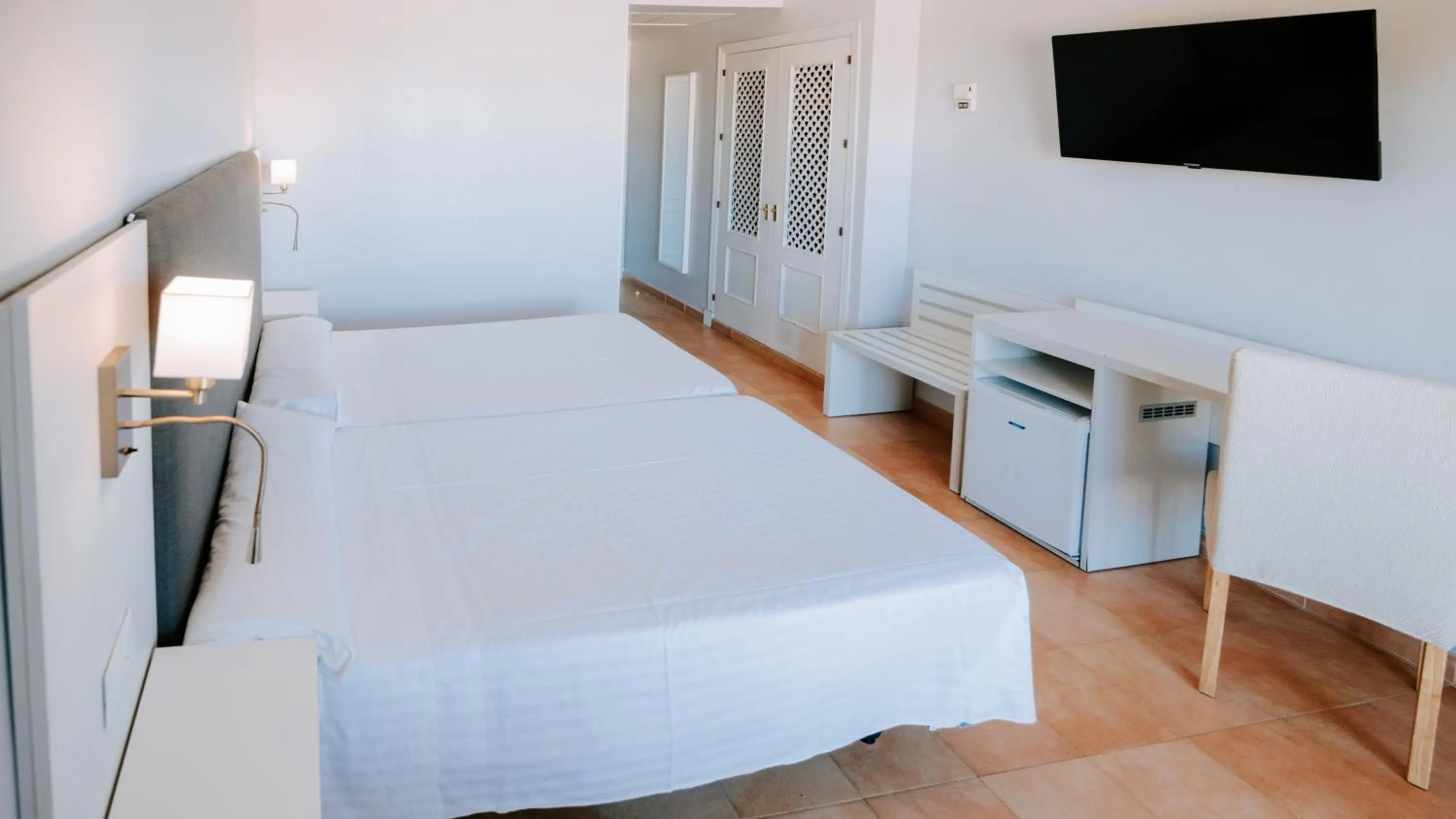 Photo of the whole room, Bed in Hotel Bahia Sur