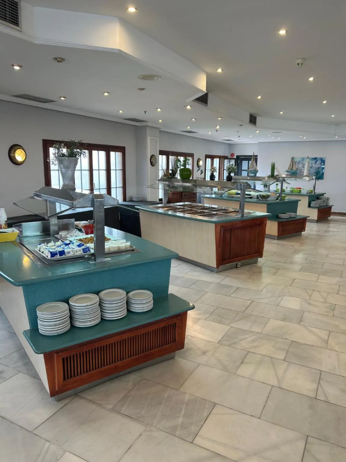 Restaurant/places to eat in Hotel Bahia Sur