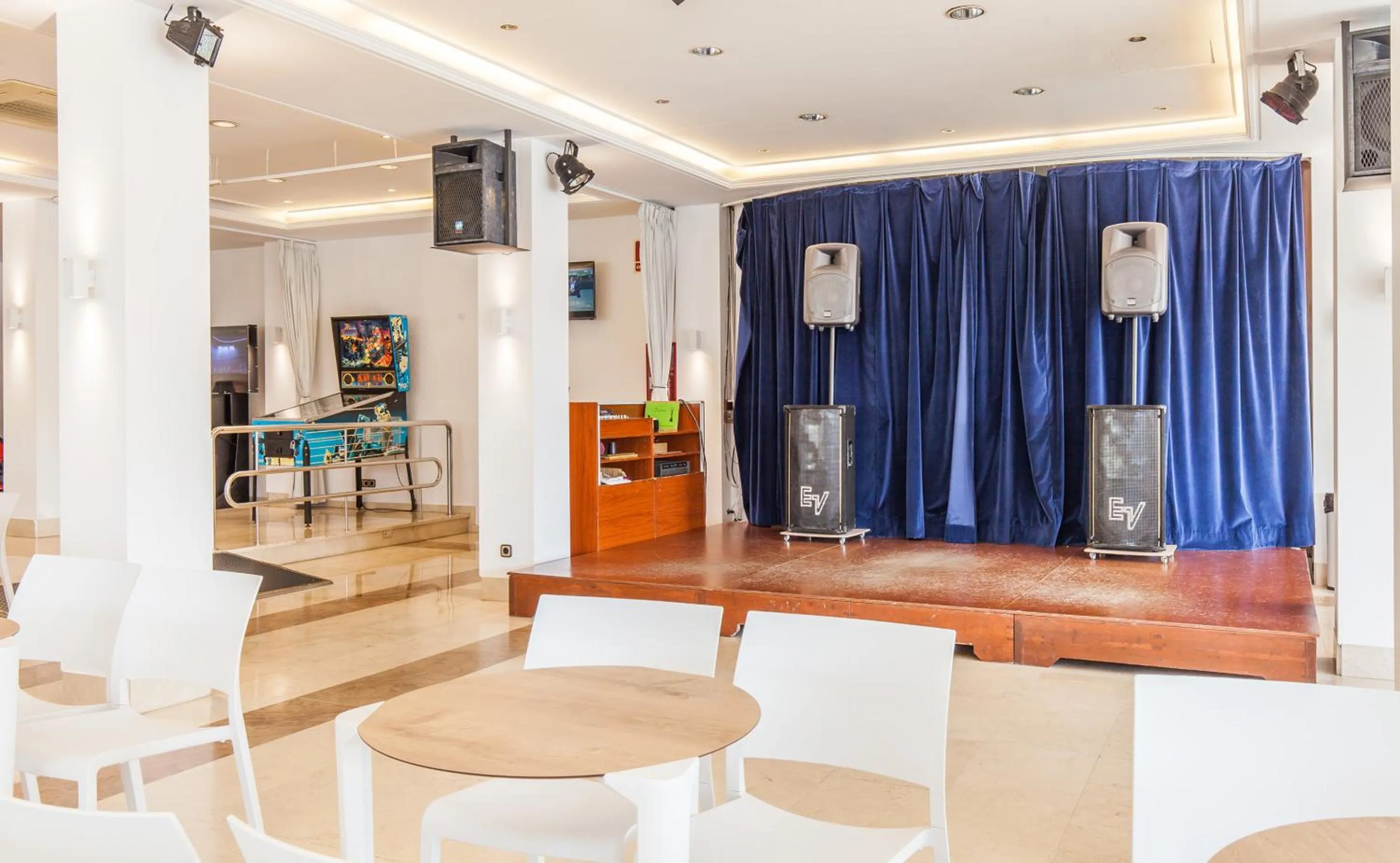 Lounge or bar in BLUESEA Montevista Hawai