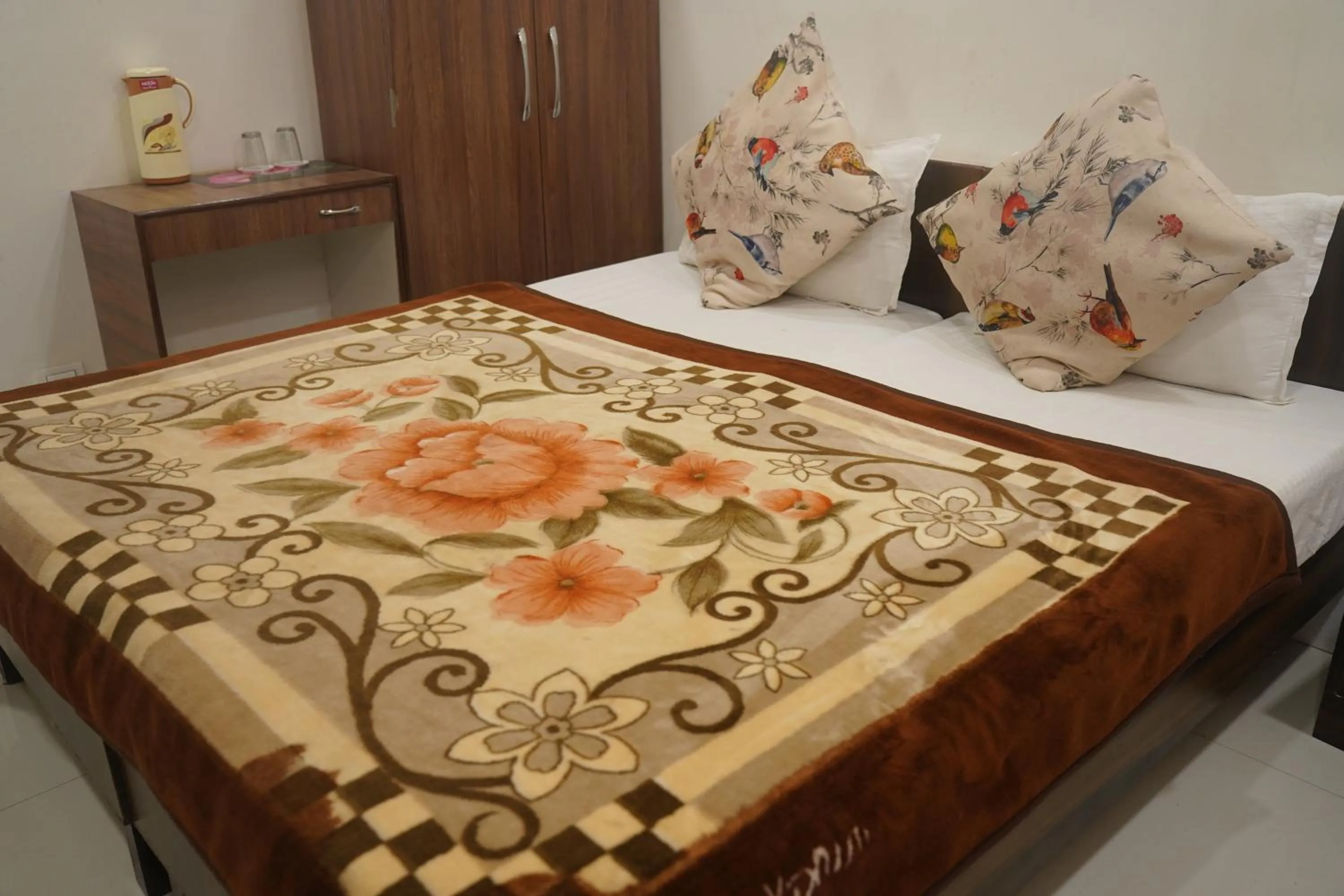 Bed in Hotel Raj Palace