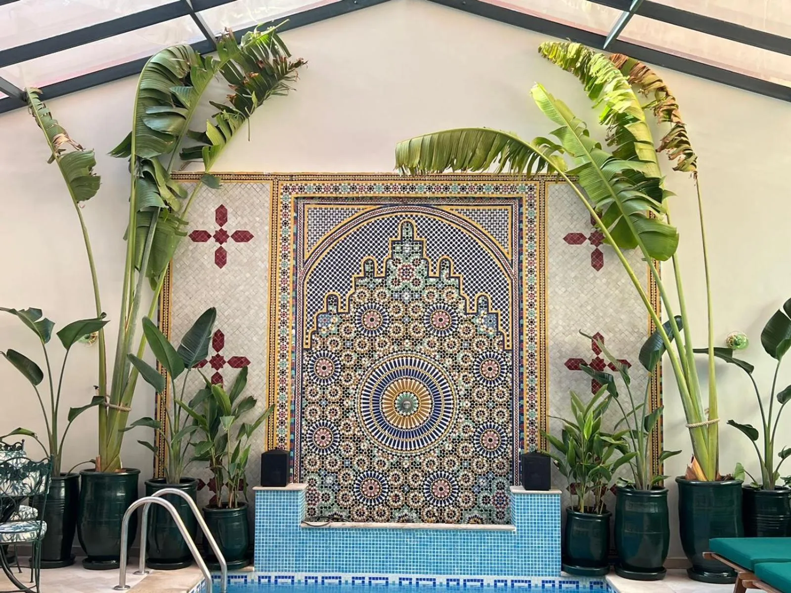 Swimming pool in Hotel Safia