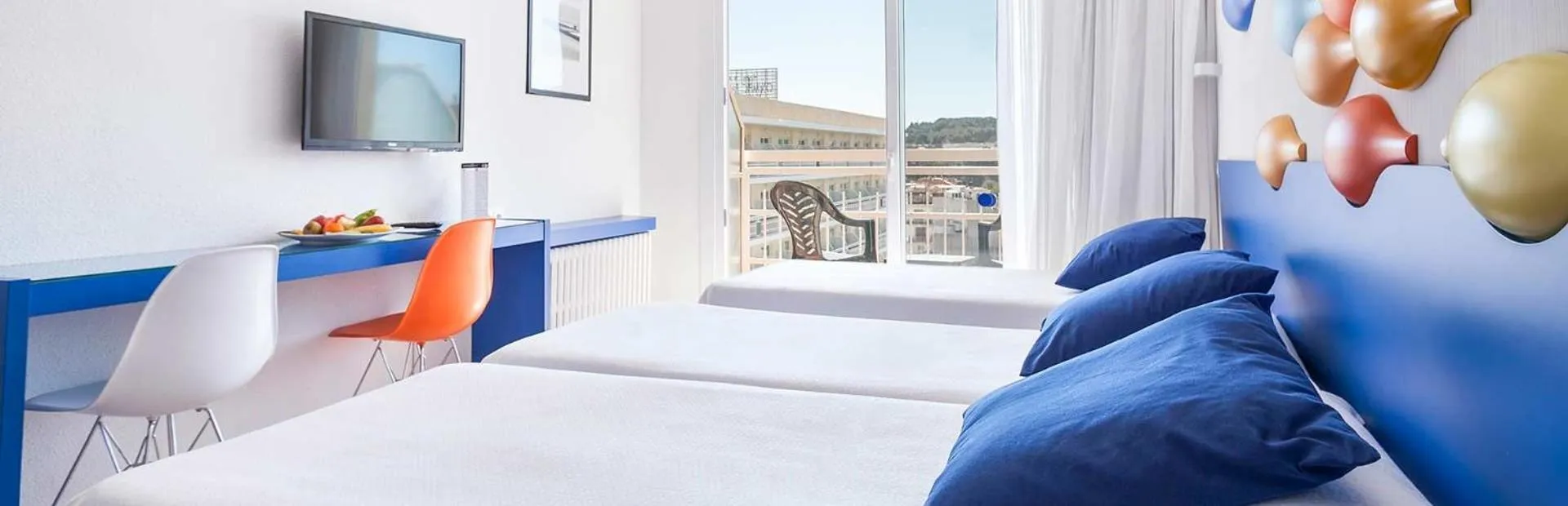 Bed in Evenia Olympic Resort