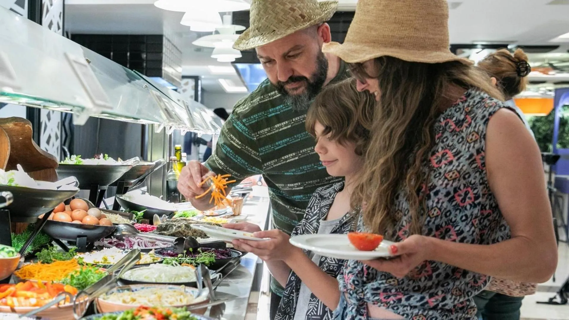 Restaurant/places to eat in Evenia Olympic Garden