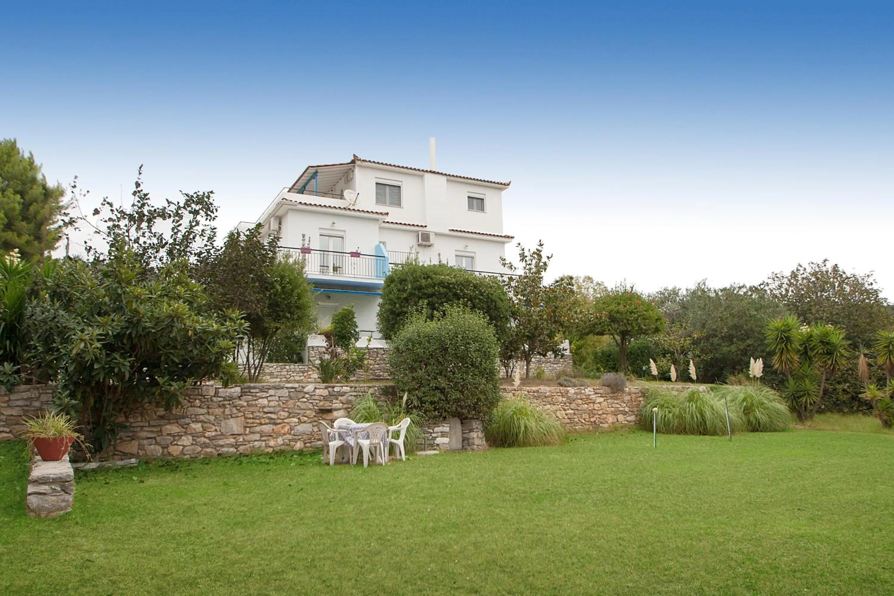 Property building in Villa ALEXIS