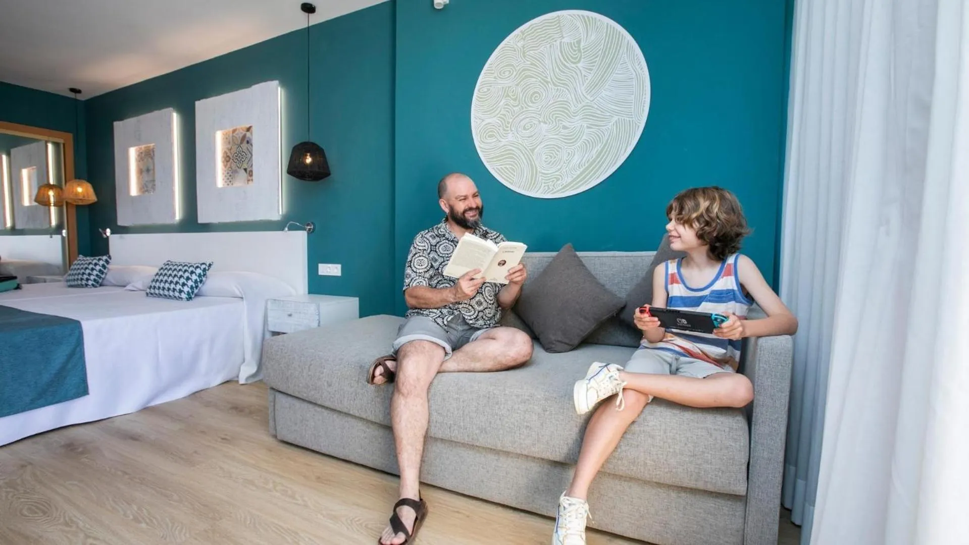 Photo of the whole room, Bed in Evenia Olympic Suites