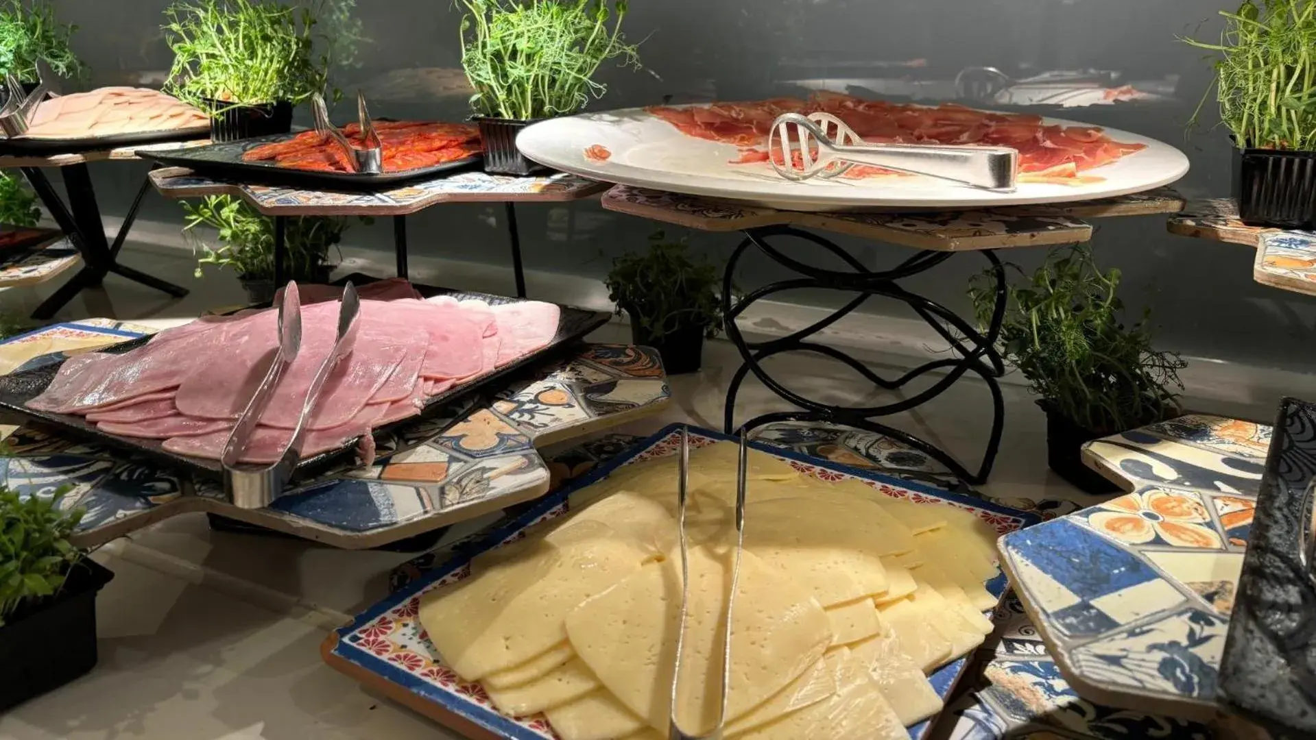 Restaurant/places to eat in Evenia Olympic Suites Restaurant/places to eat in Evenia Olympic Suites