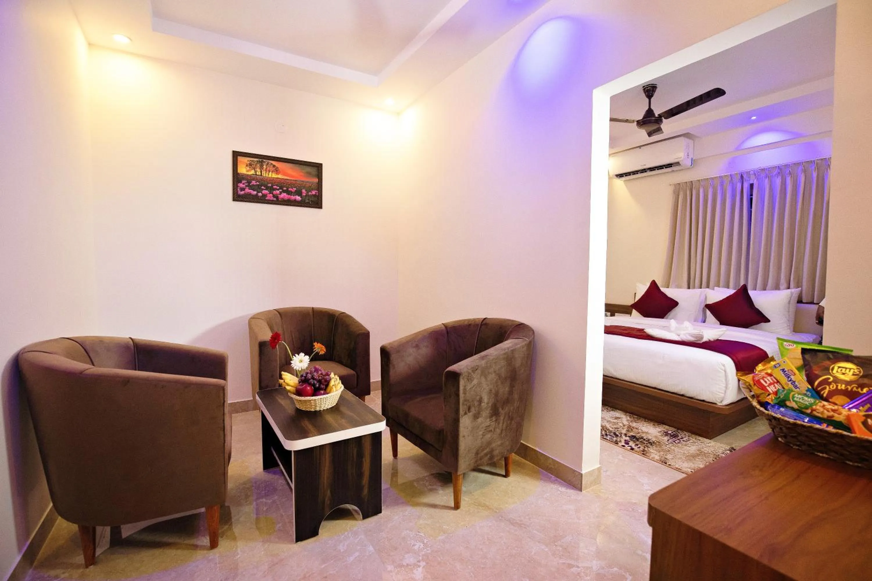 Bed in Villa Grand Hotel Near Kempegowda International Airport