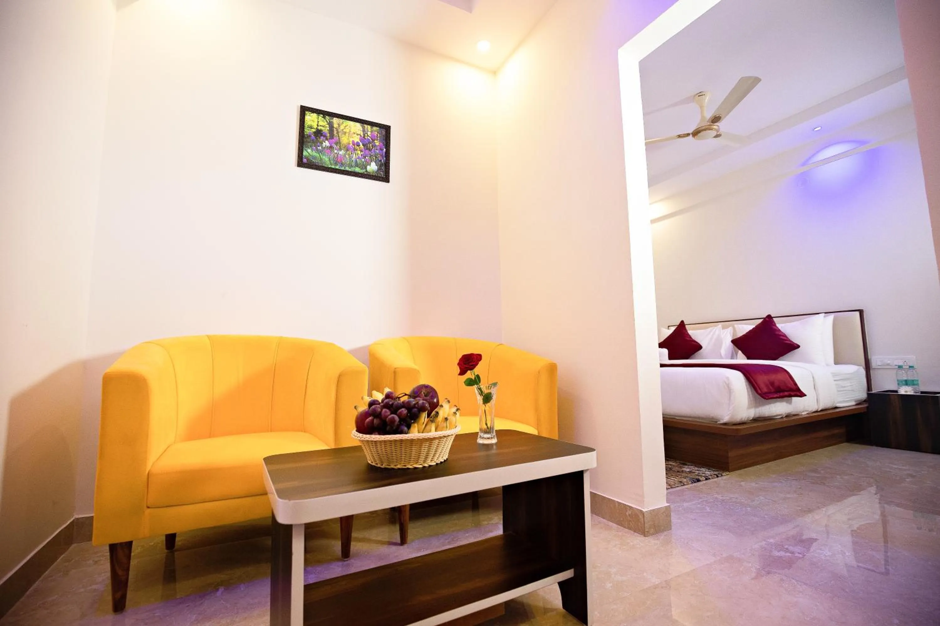 Bed in Villa Grand Hotel Near Kempegowda International Airport