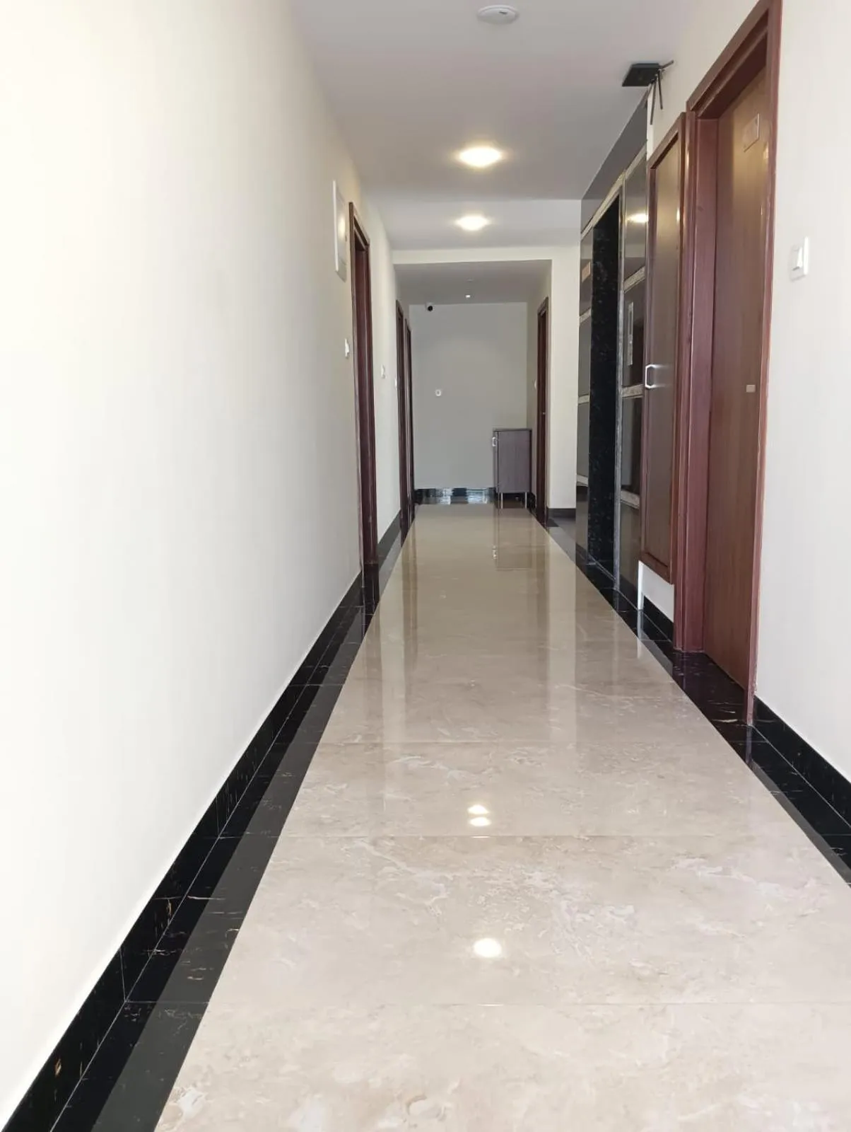 Lobby or reception in Villa Grand Hotel Near Kempegowda International Airport