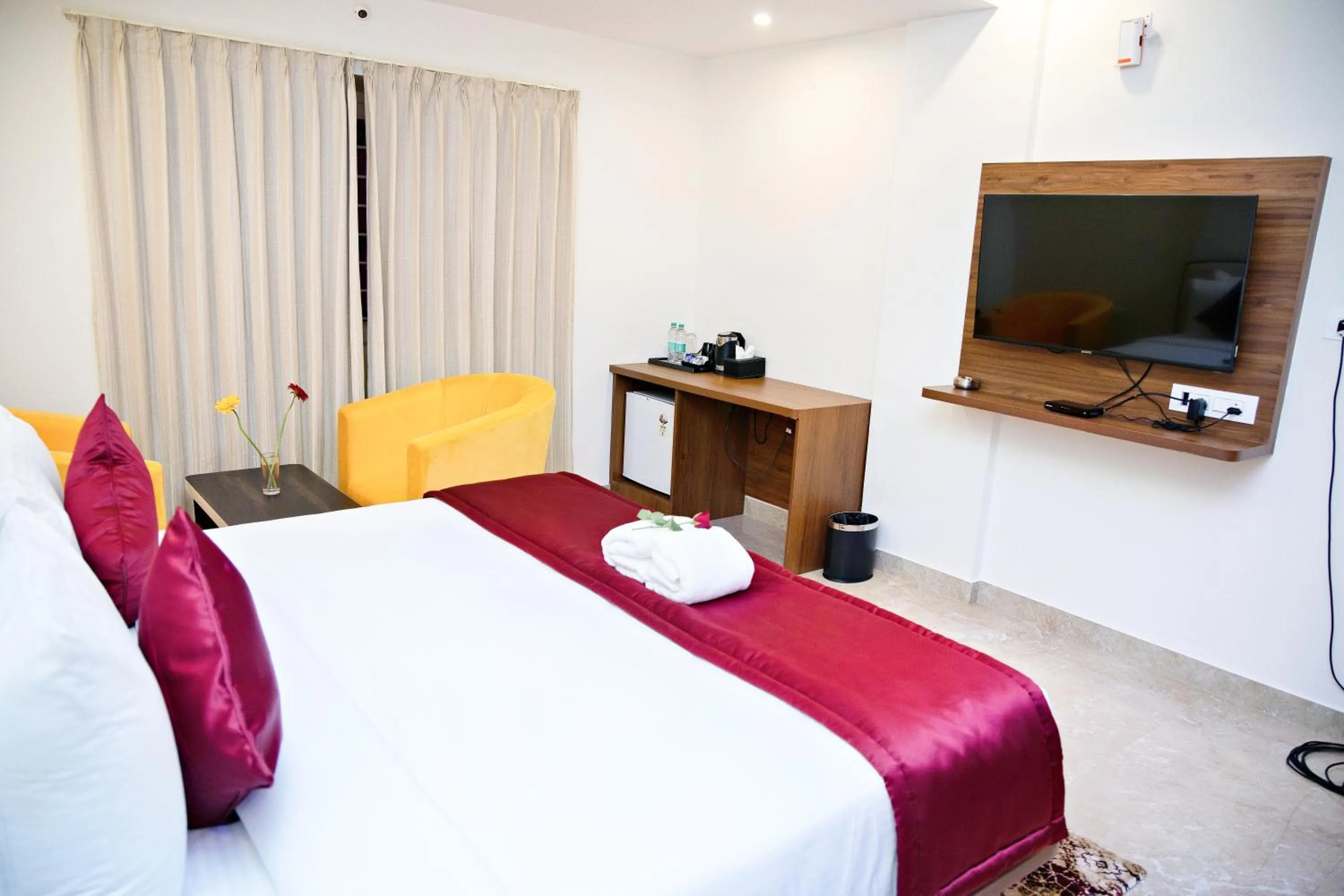 Bed in Villa Grand Hotel Near Kempegowda International Airport