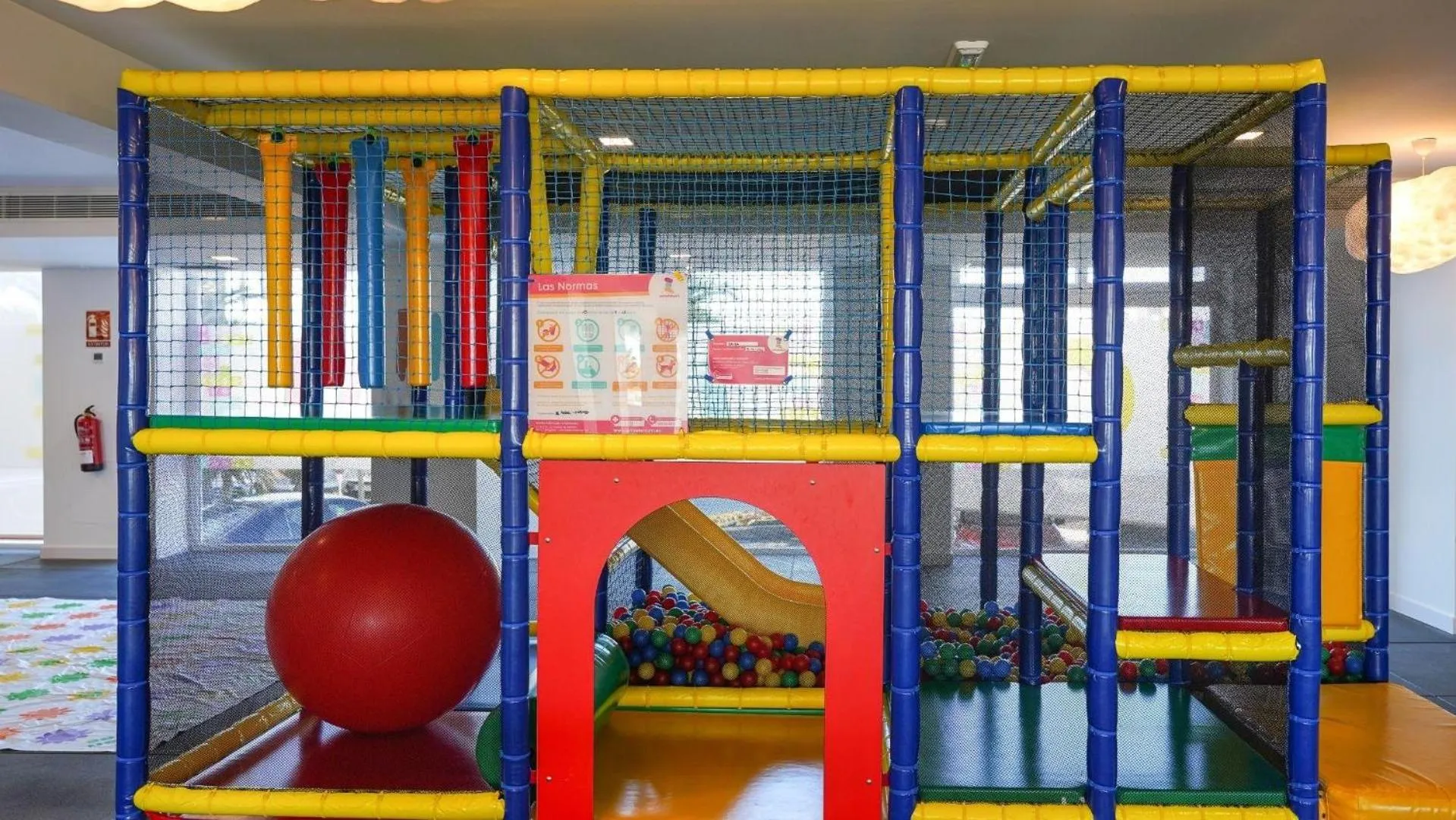 children in Evenia Zoraida Garden