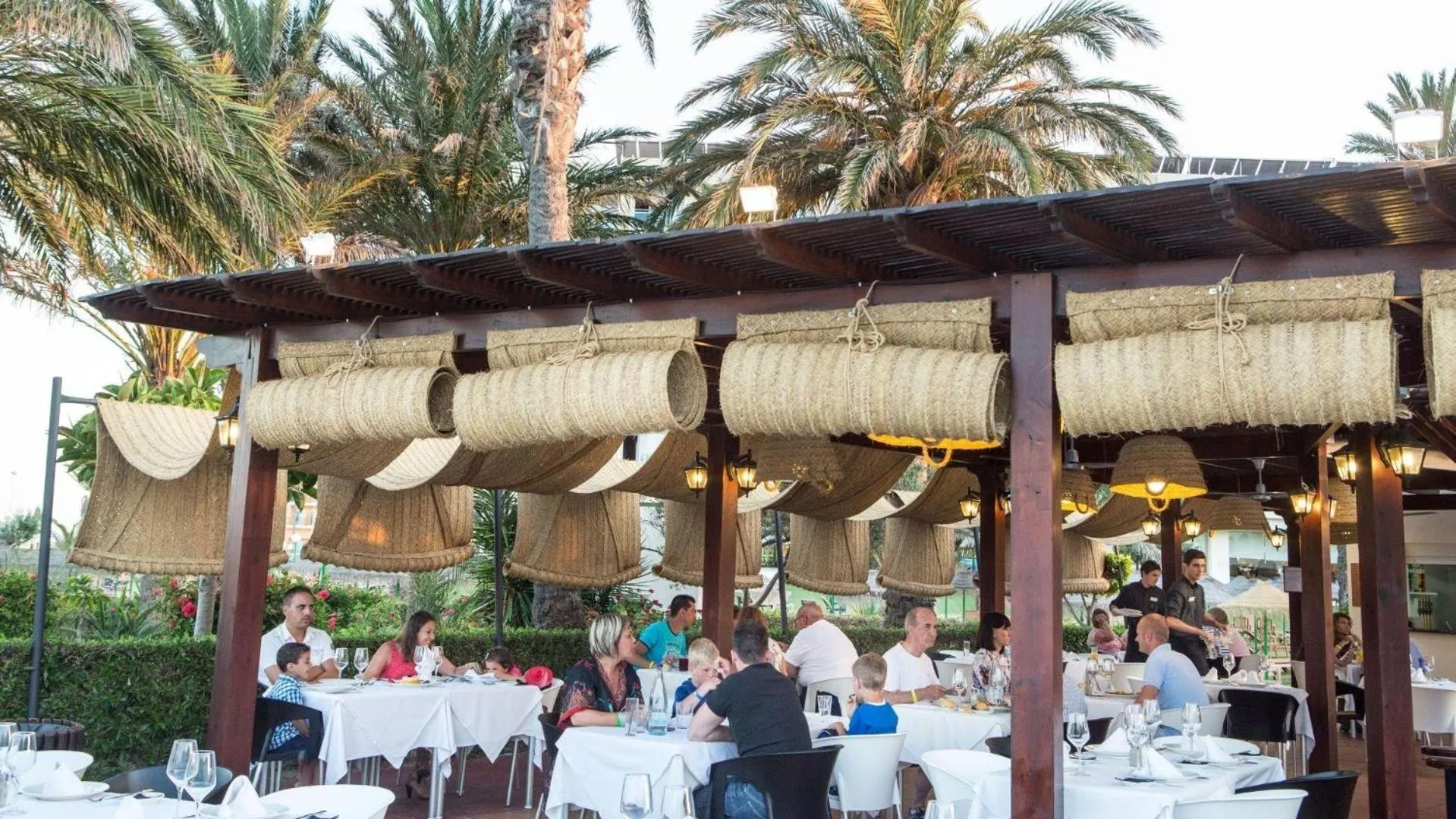 Restaurant/places to eat in Evenia Zoraida Garden