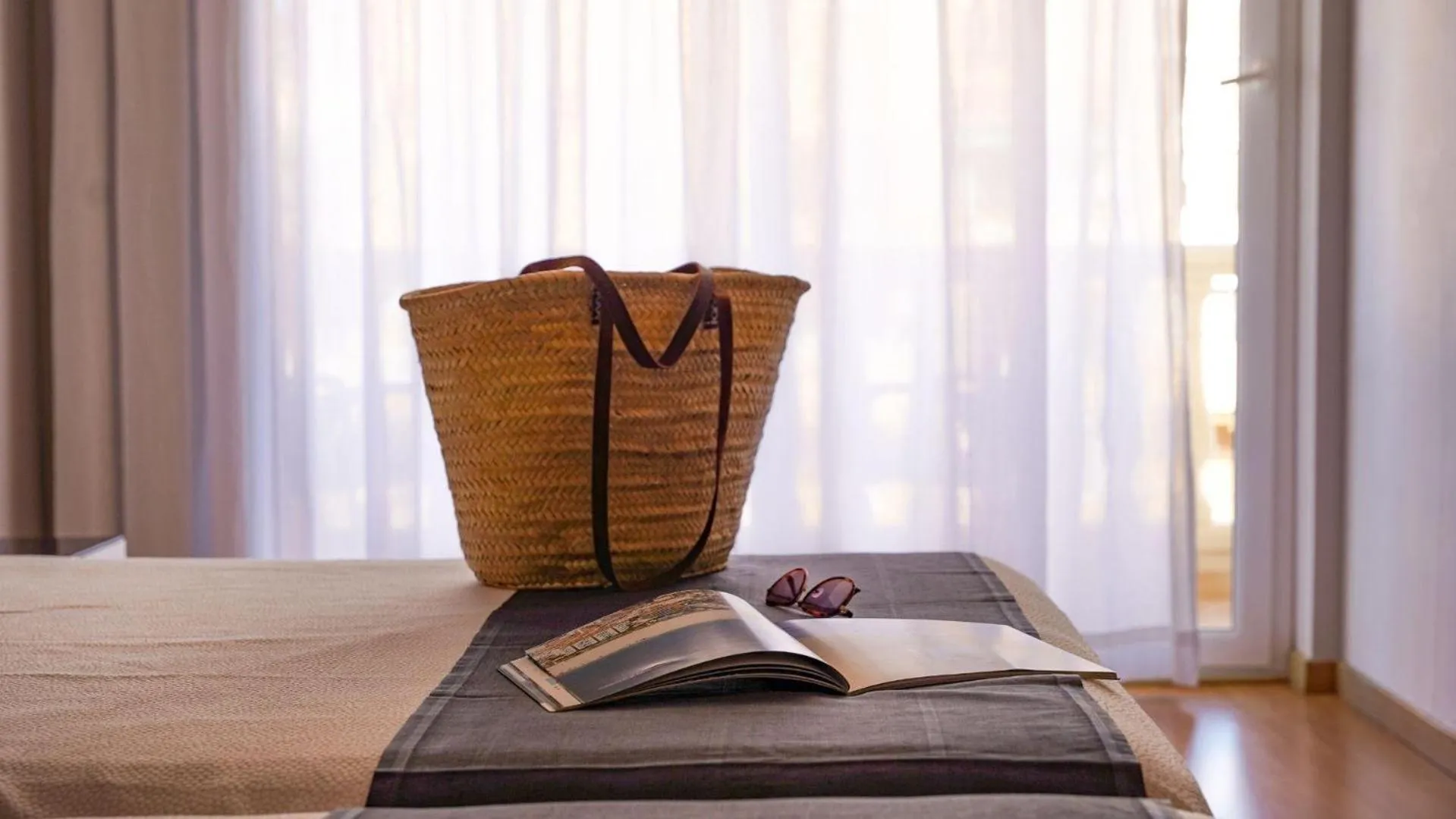 Photo of the whole room, Bed in Evenia Zoraida Garden