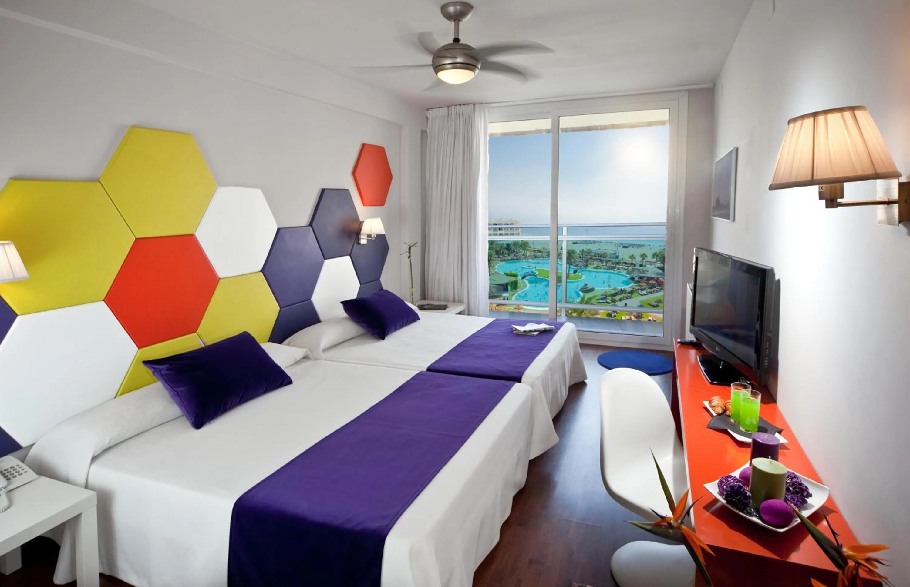 View (from property/room), Bed in Evenia Zoraida Resort