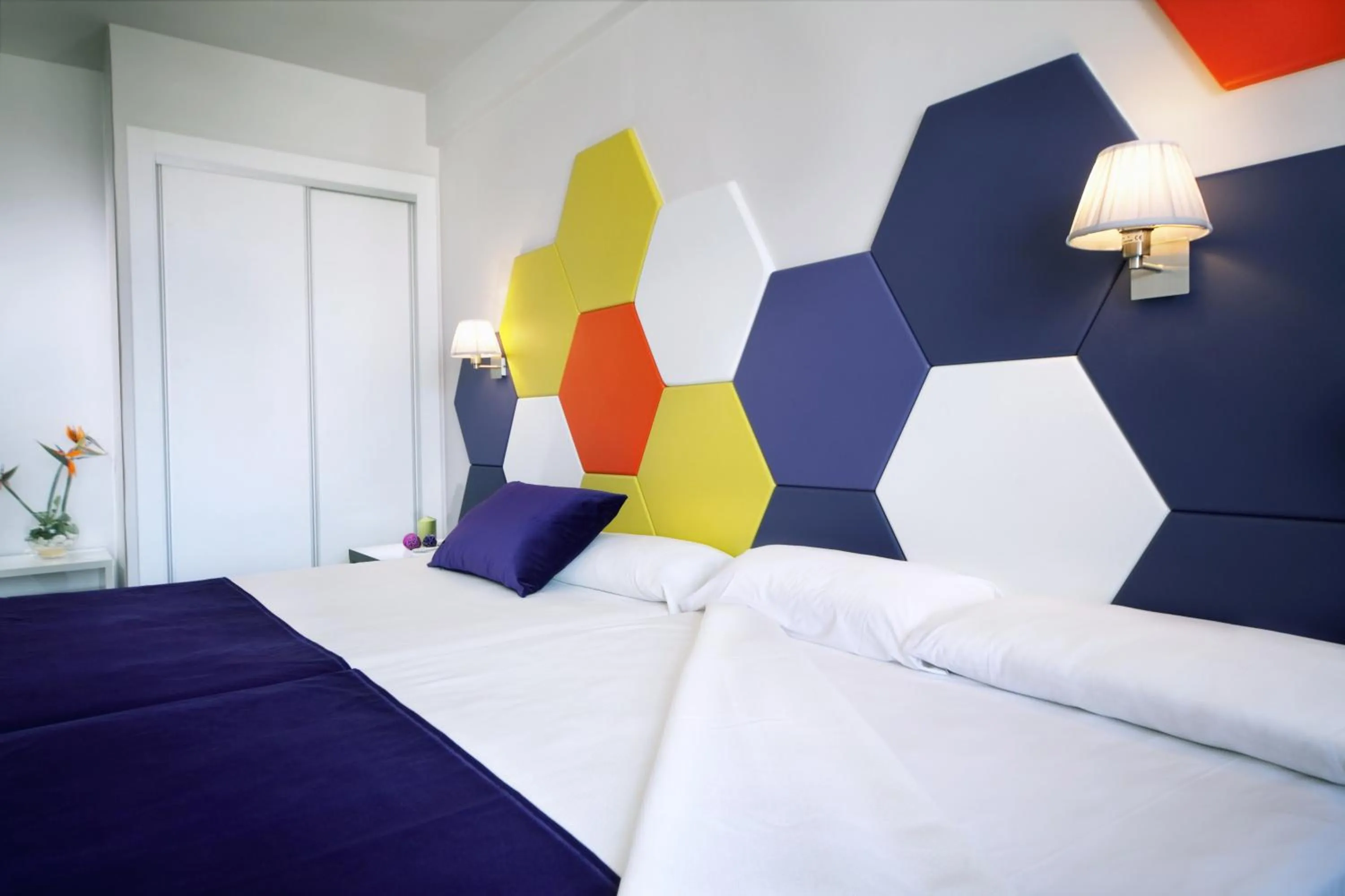 Photo of the whole room, Bed in Evenia Zoraida Resort