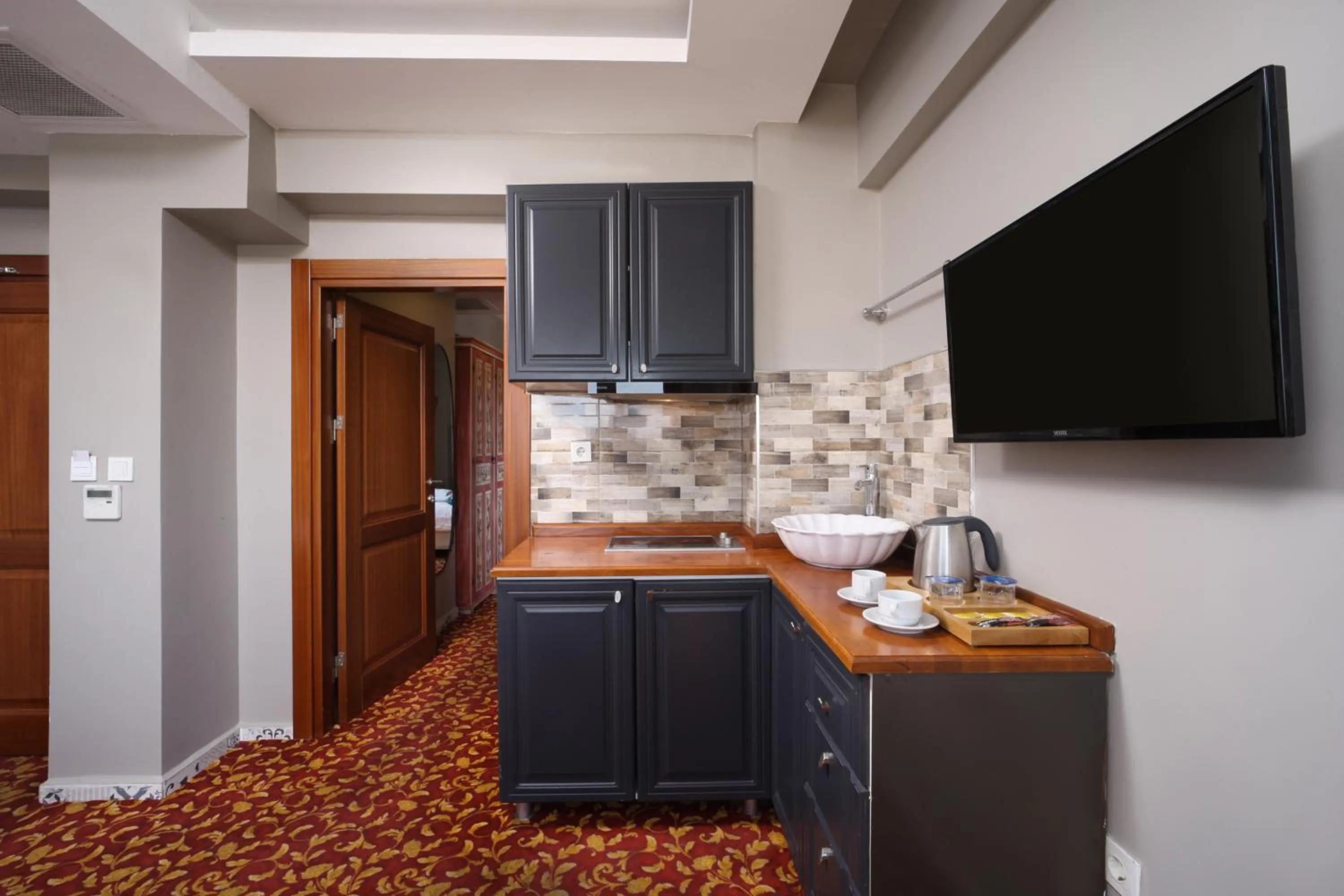 taksim çamdalı suit