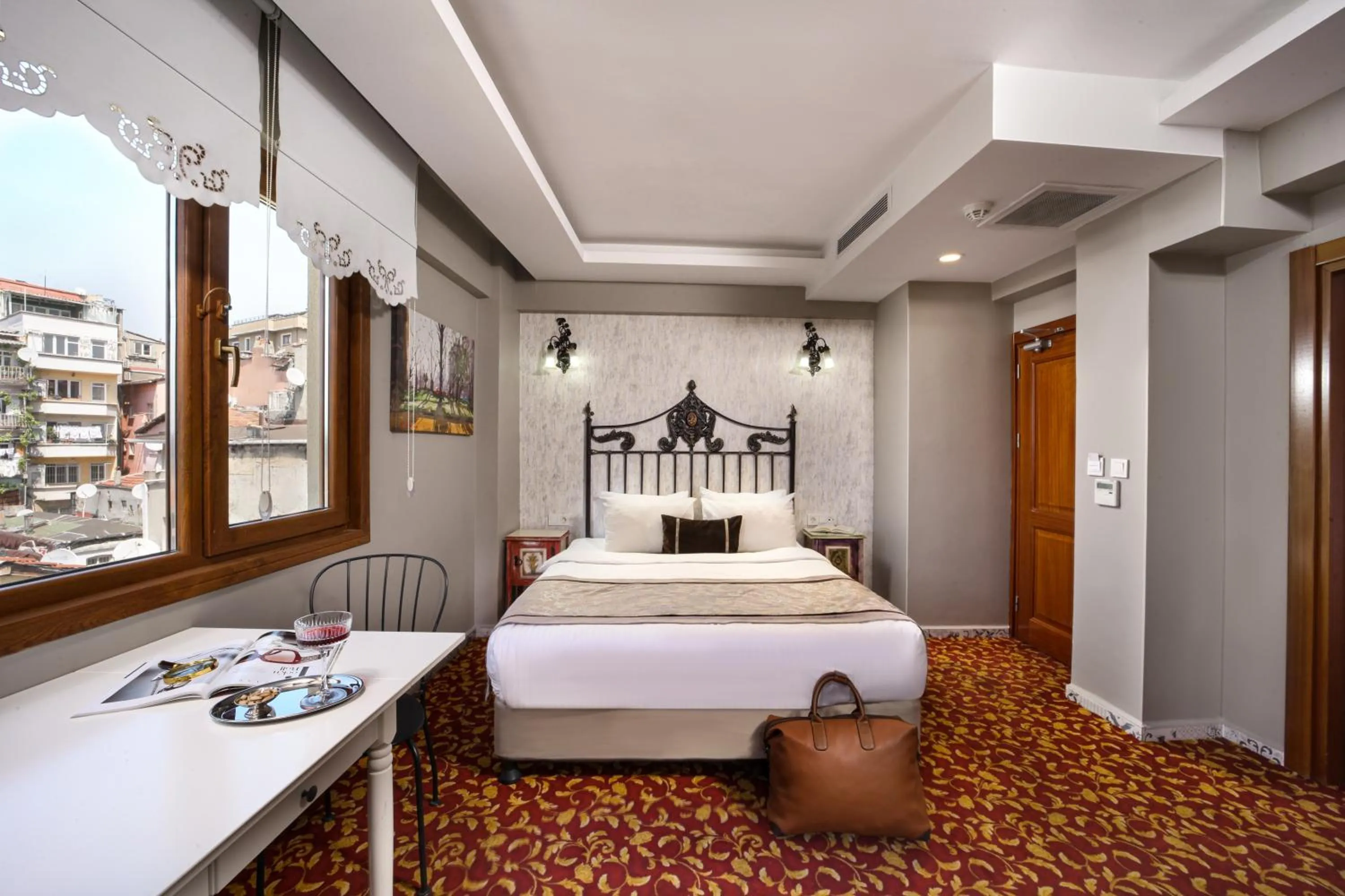 Bed in taksim çamdalı suit