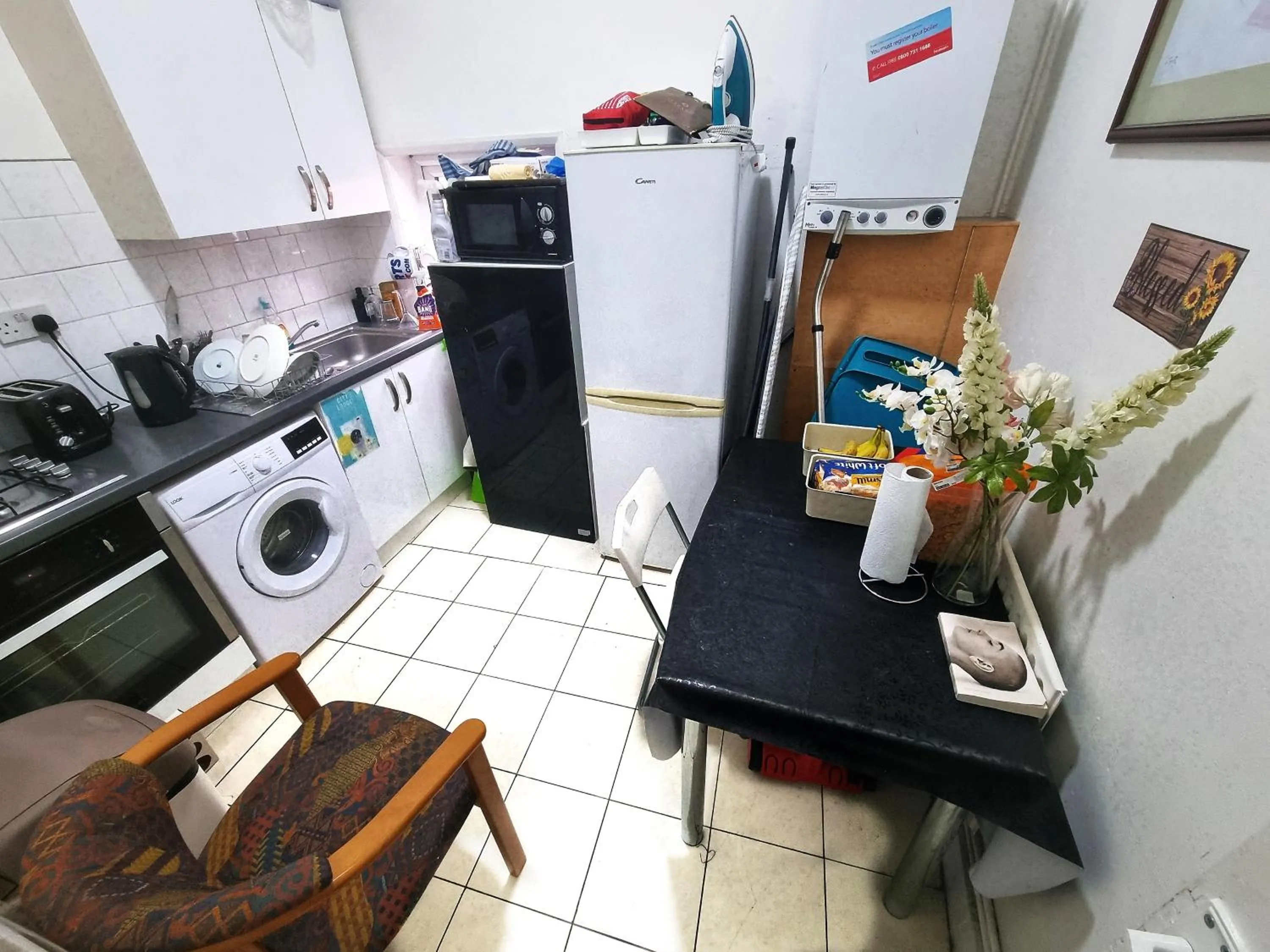 kitchen in City Lodge Shadwell