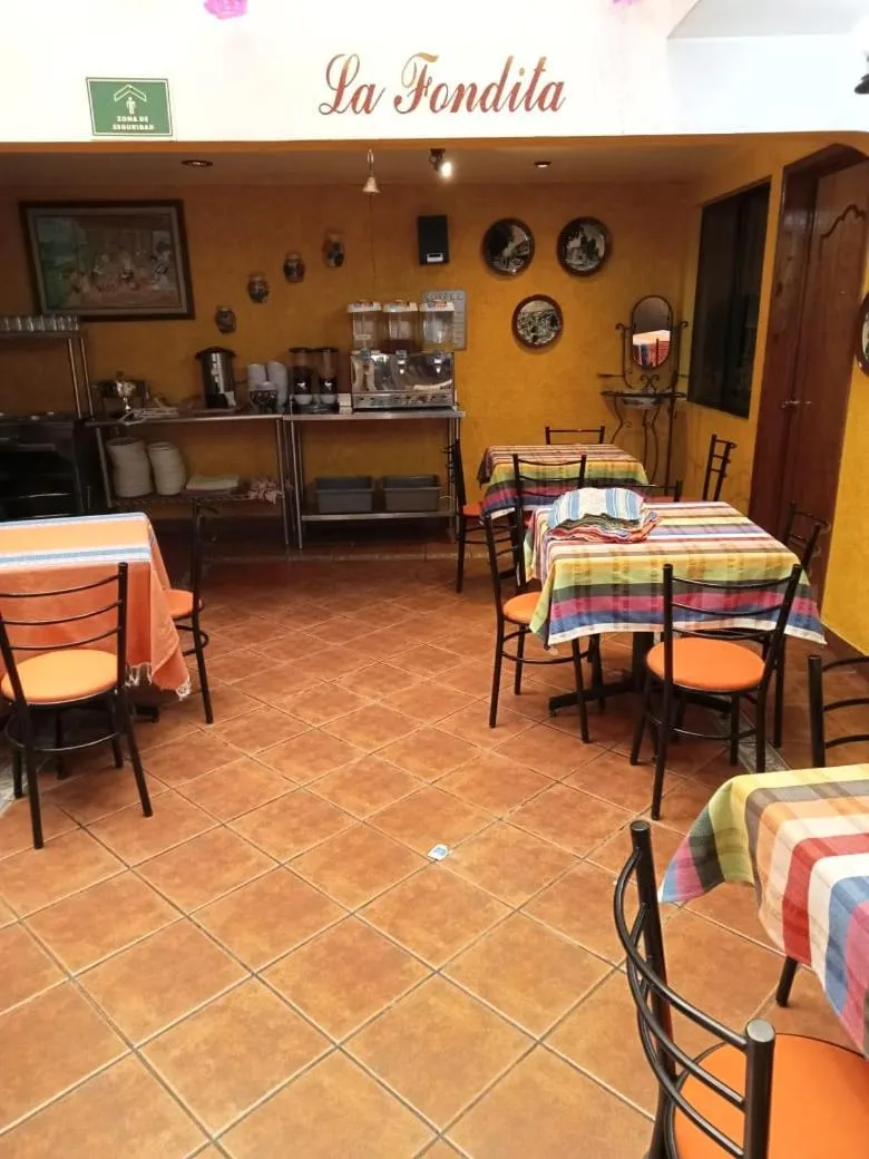 Restaurant/places to eat in Hotel Doña Alicia
