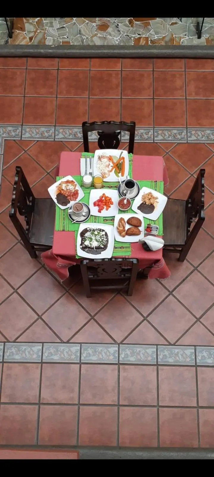 Restaurant/places to eat in Hotel Doña Alicia