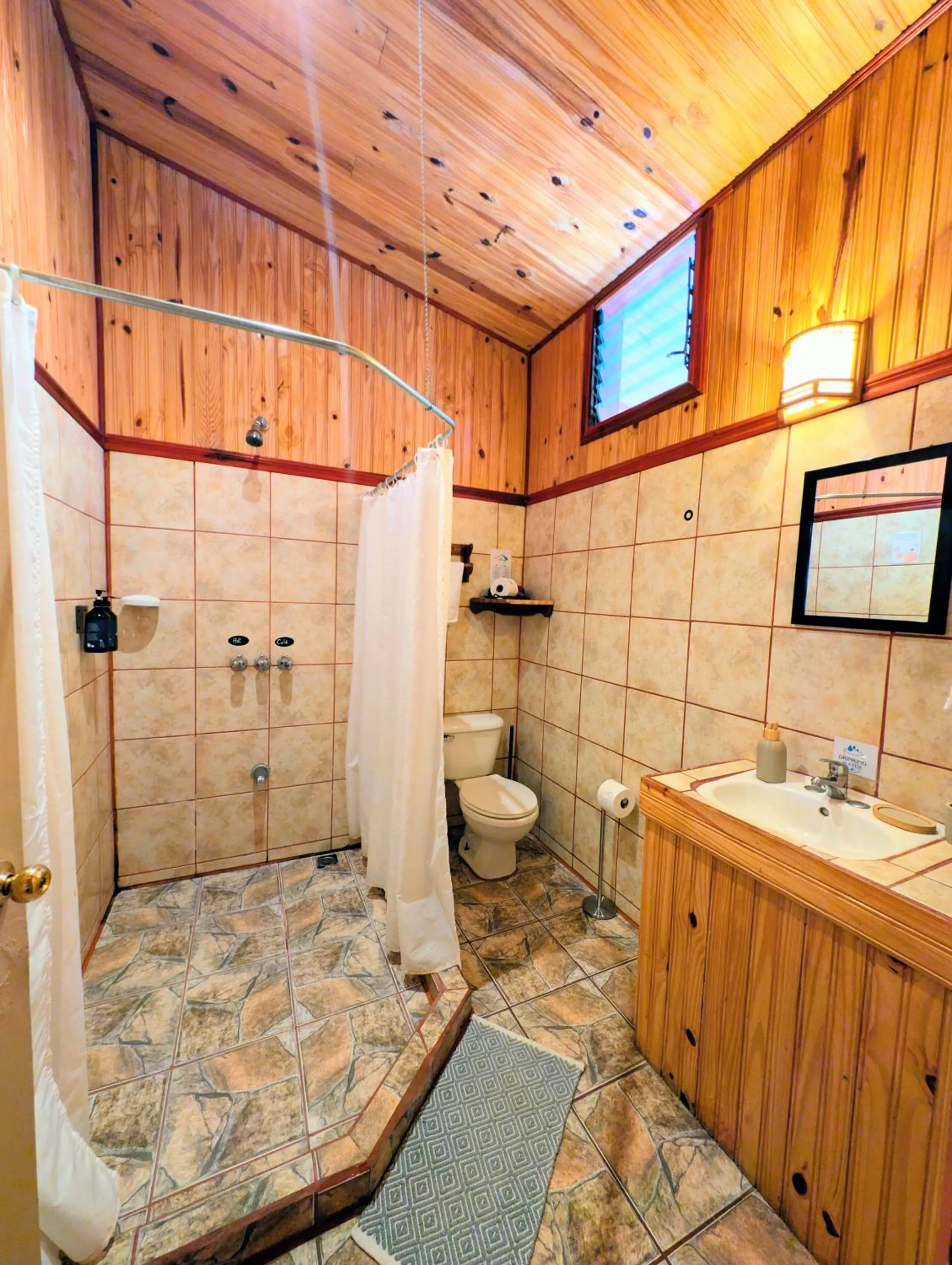 Miztli Lodge & Adventure