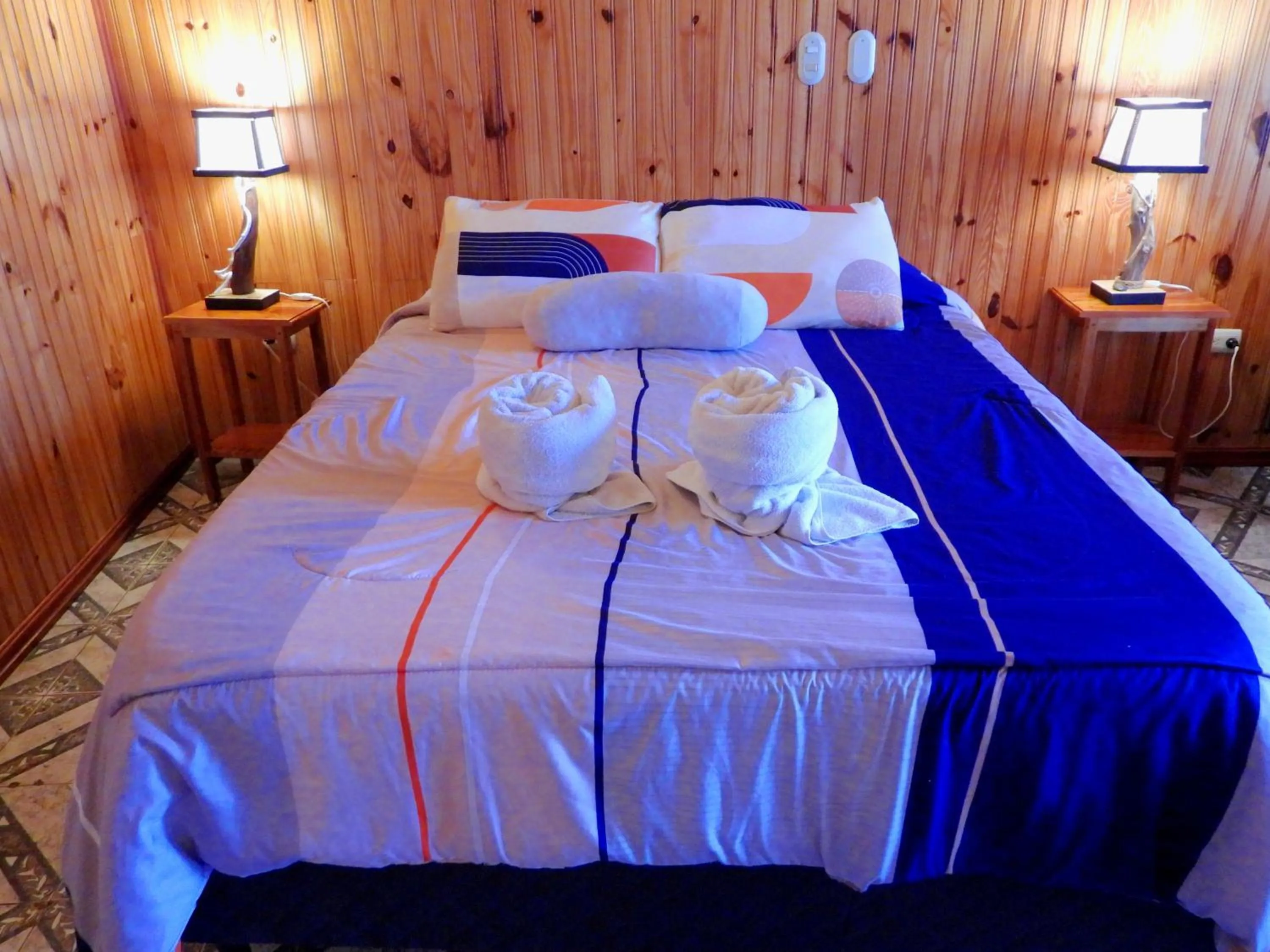 Bed in Miztli Lodge & Adventure