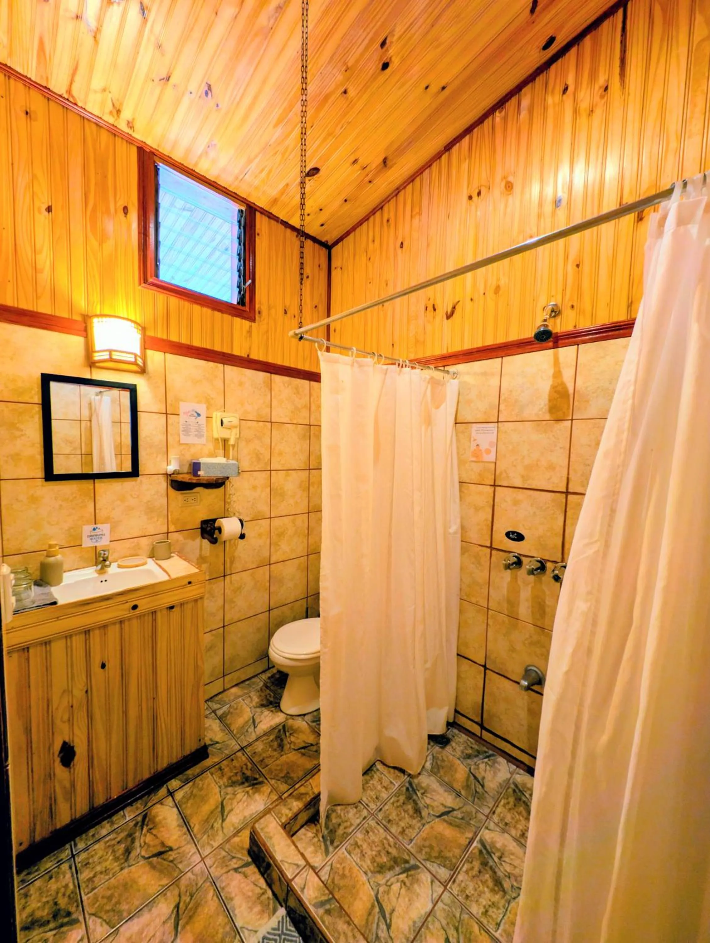 Miztli Lodge & Adventure