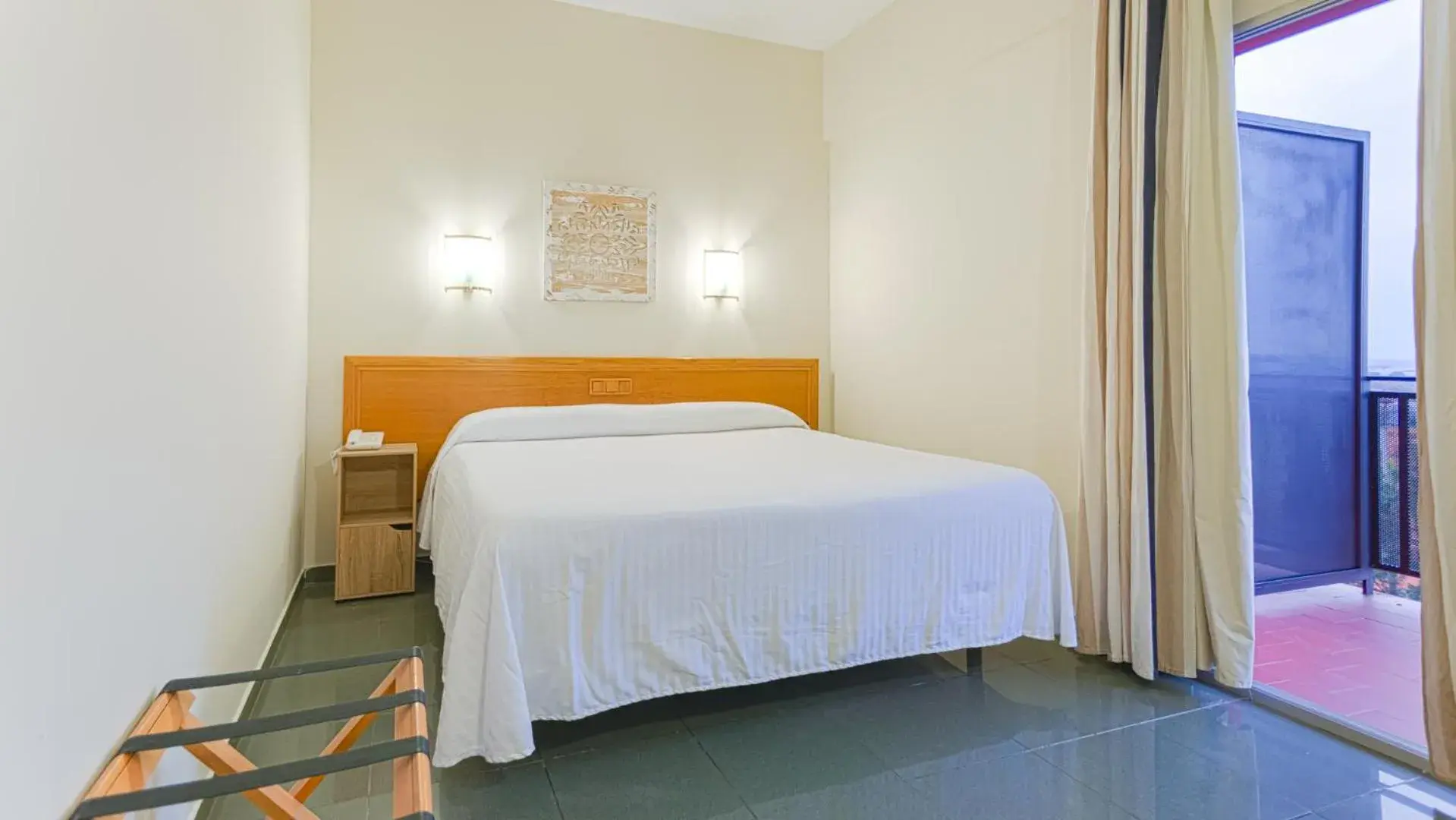 Double Room with Terrace and Parking in Hotel Zeus Double Room with Terrace and Parking in Hotel Zeus