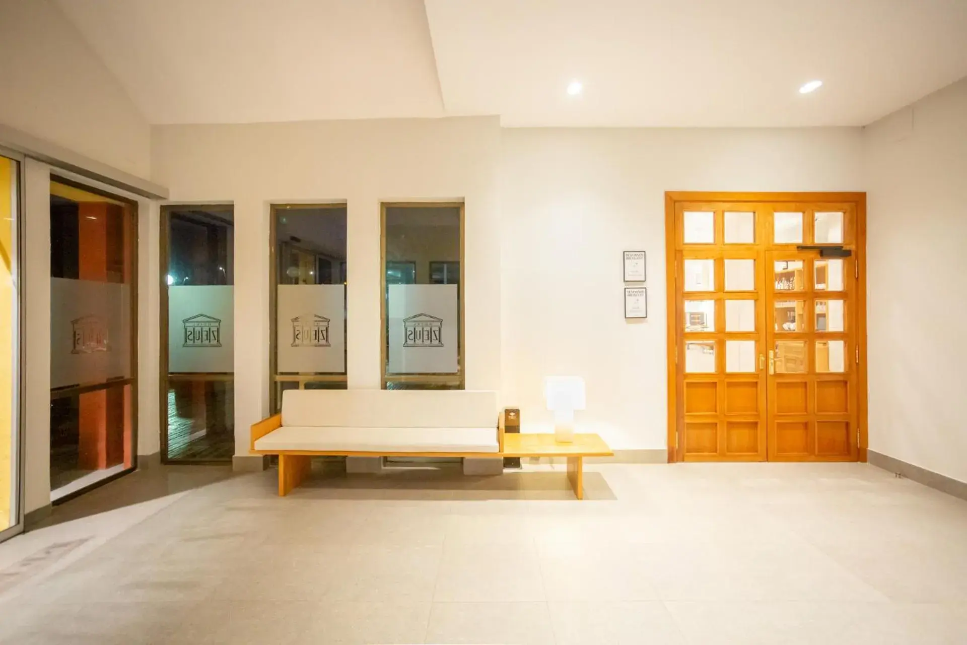 Lobby or reception in Hotel Zeus Lobby or reception in Hotel Zeus