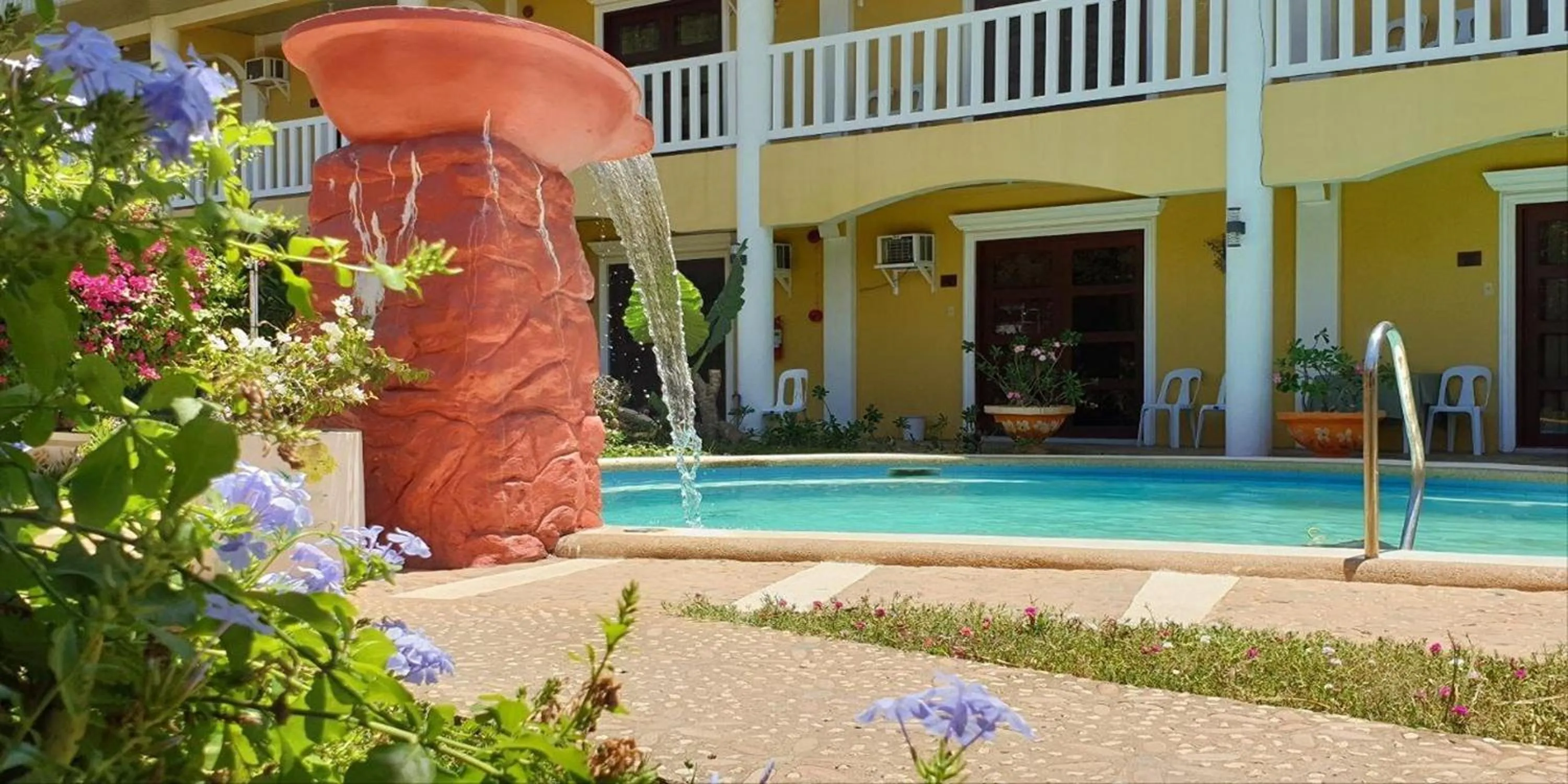 Swimming pool in Hanbee's Resort