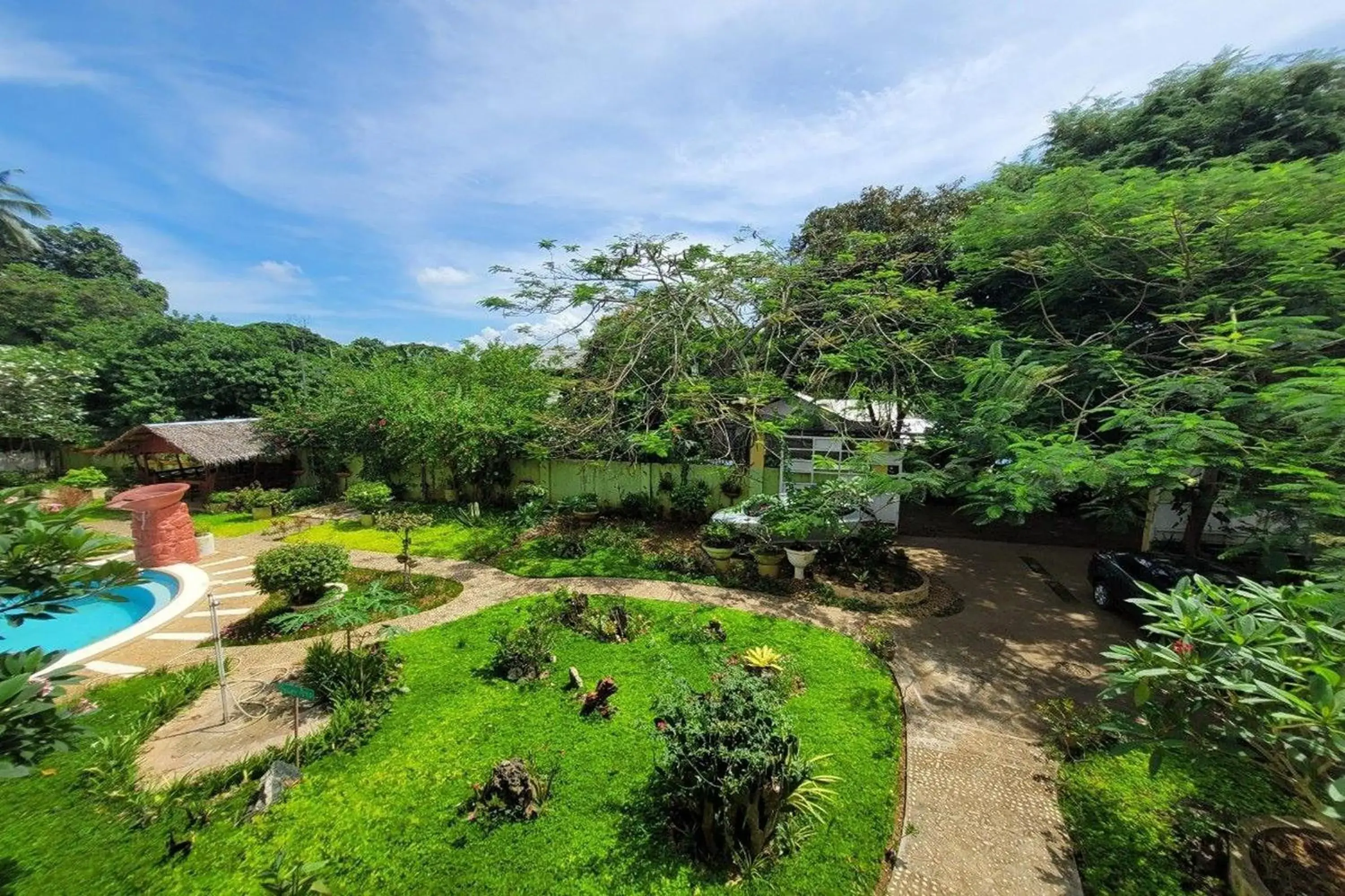 Garden view in Hanbee's Resort Garden view in Hanbee's Resort