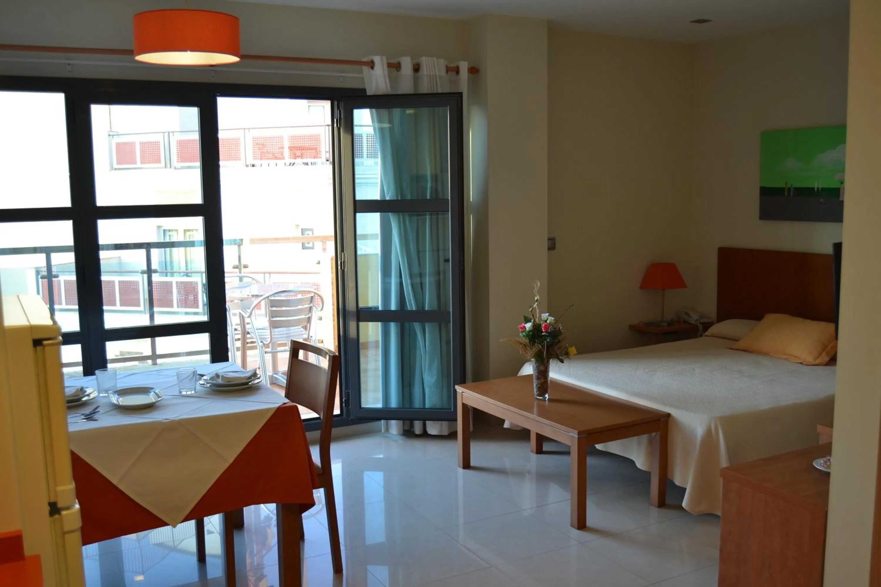 Dining area, Bed in Aparthotel Bahía