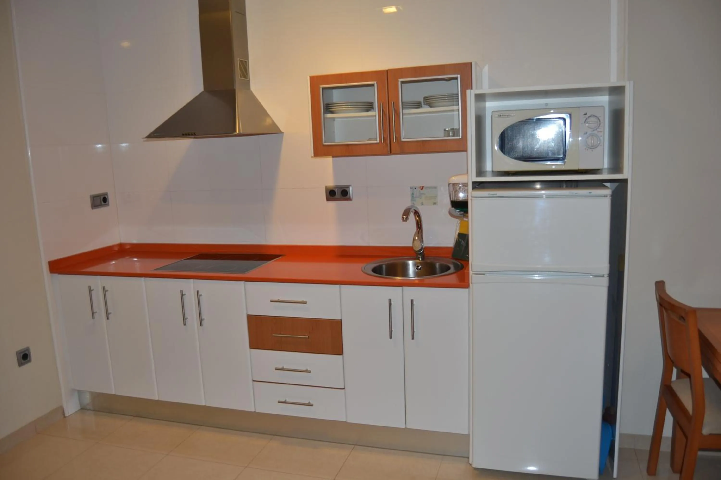 Kitchen or kitchenette in Aparthotel Bahía