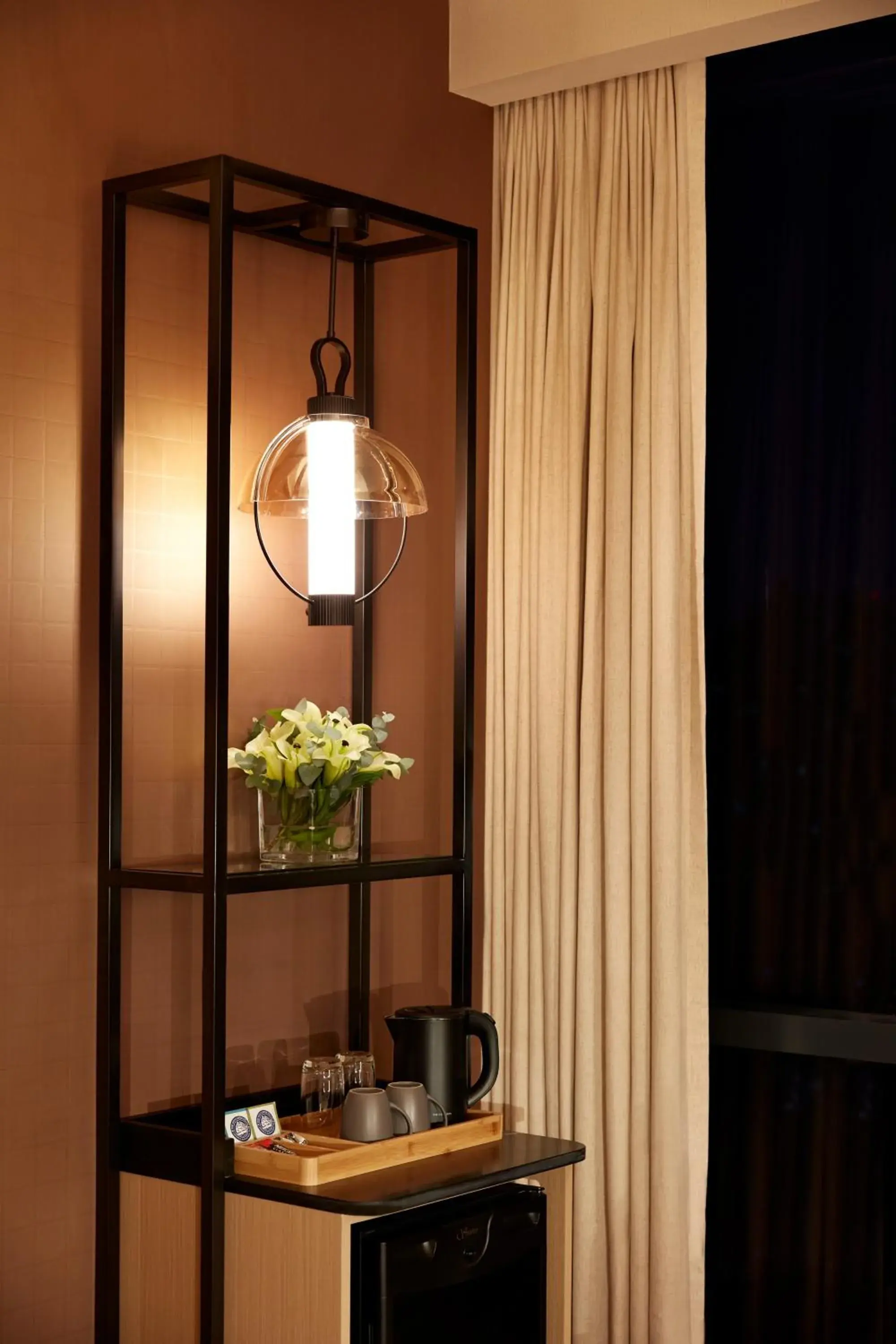 Deluxe Queen Room in Momentus Hotel Alexandra Deluxe Queen Room in Momentus Hotel Alexandra